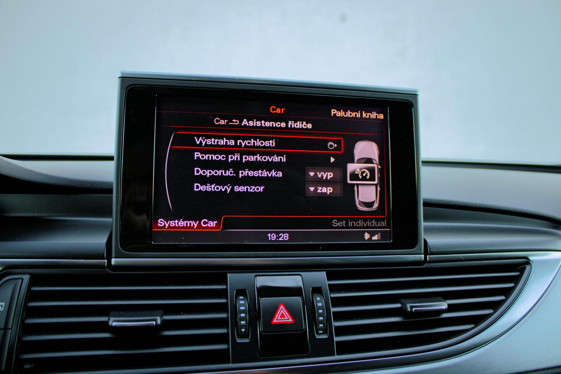2013 AUDI A6, sivá kombi, 292 886 km