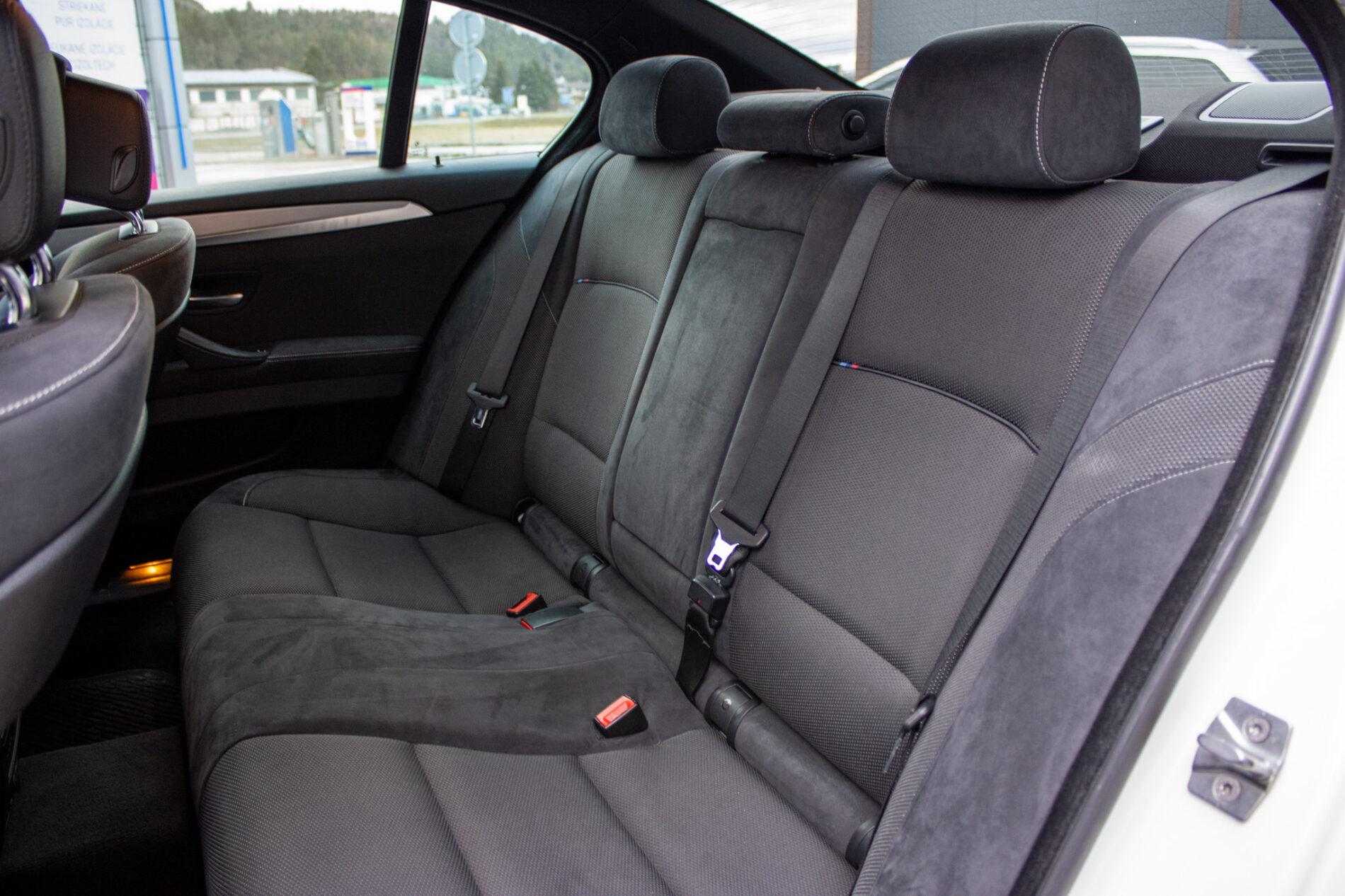 2012 BMW 530d, biela sedan, 254 243 km