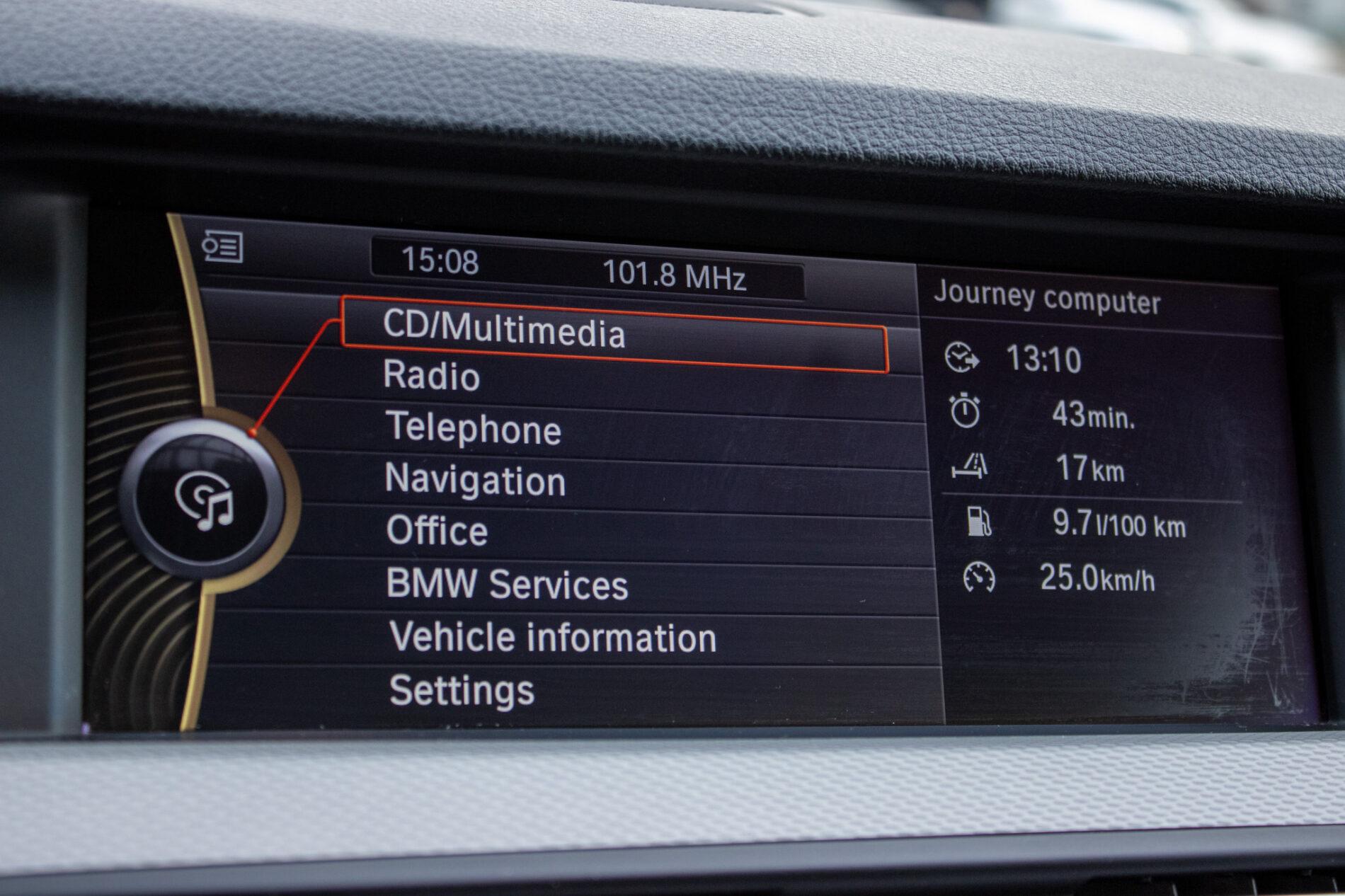 2012 BMW 530d, biela sedan, 254 243 km