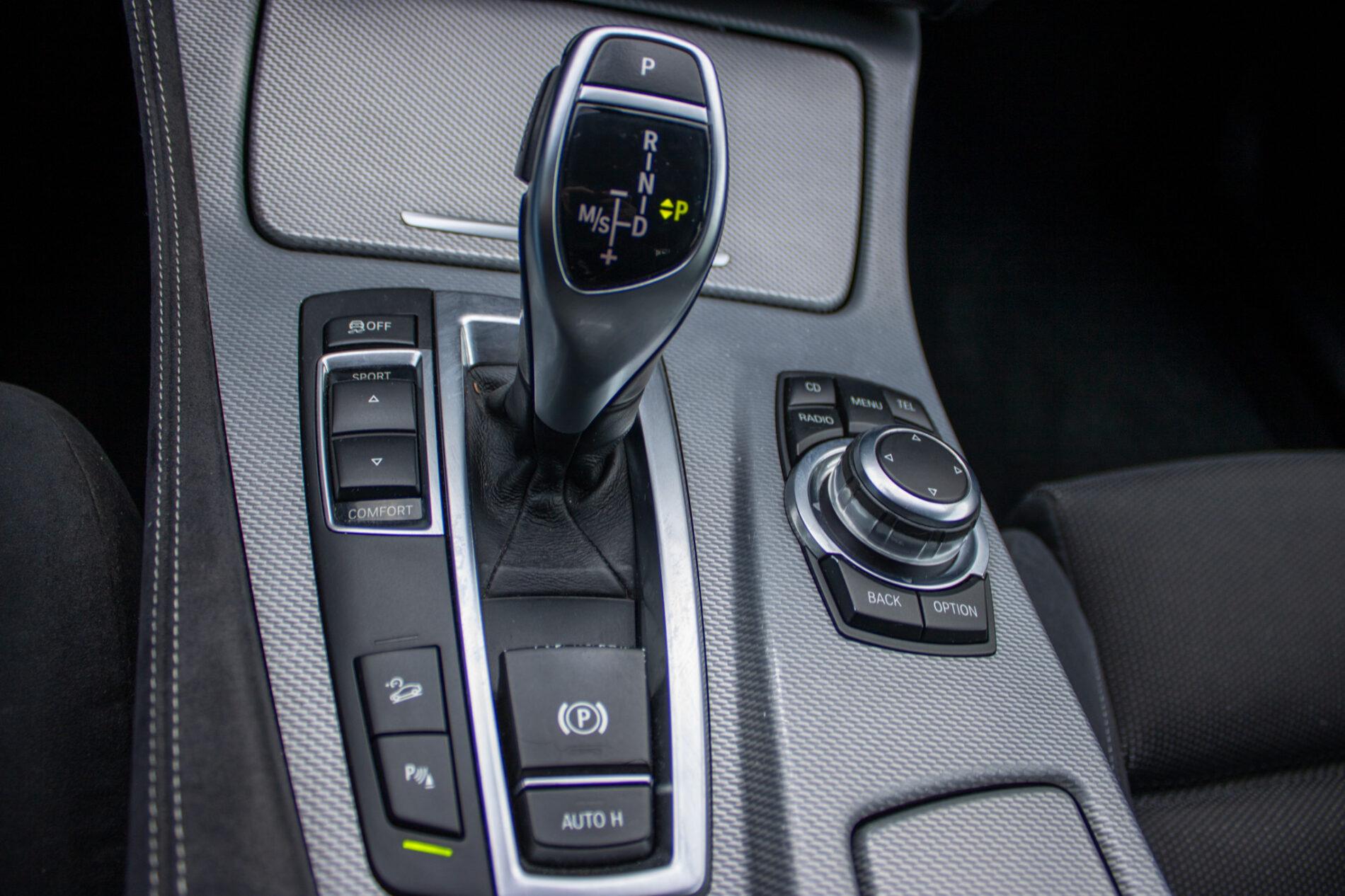 2012 BMW 530d, biela sedan, 254 243 km