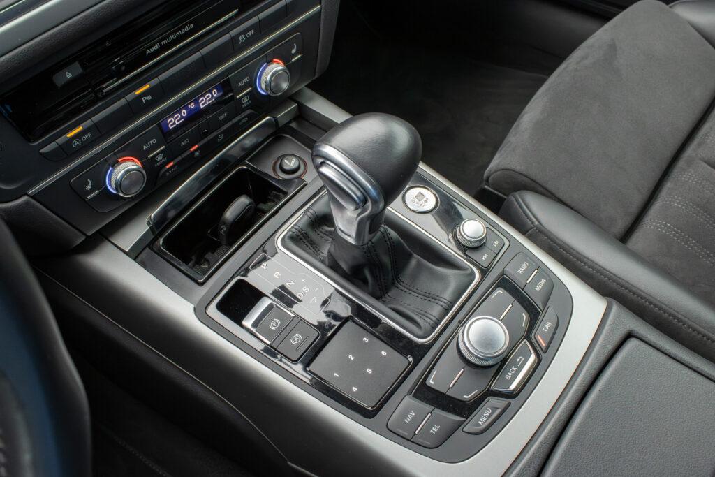 2014 AUDI A6, modrá kombi, 170 028 km