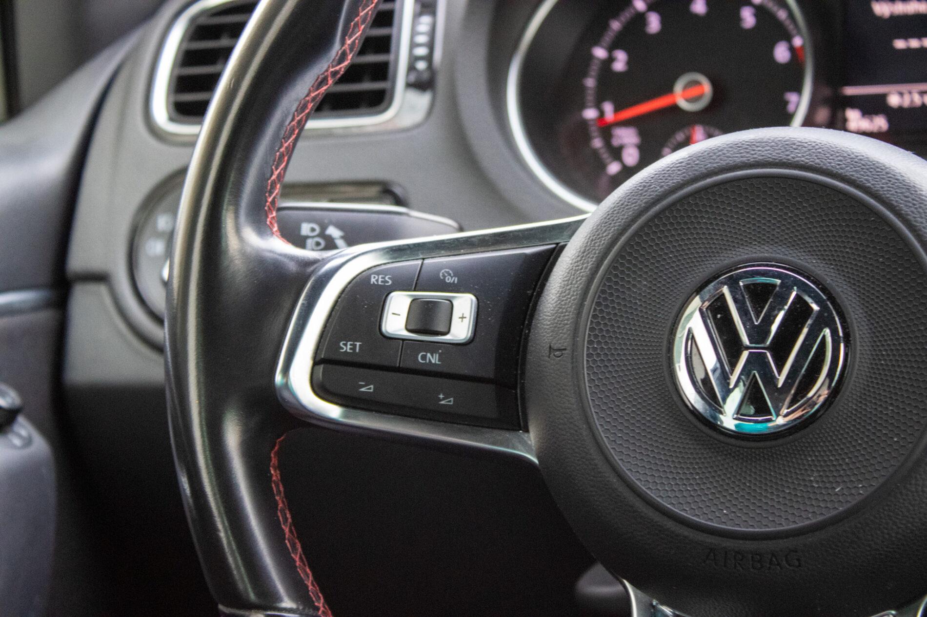 2016 Volkswagen Polo GTI, čierna hatchback, 49 625 km