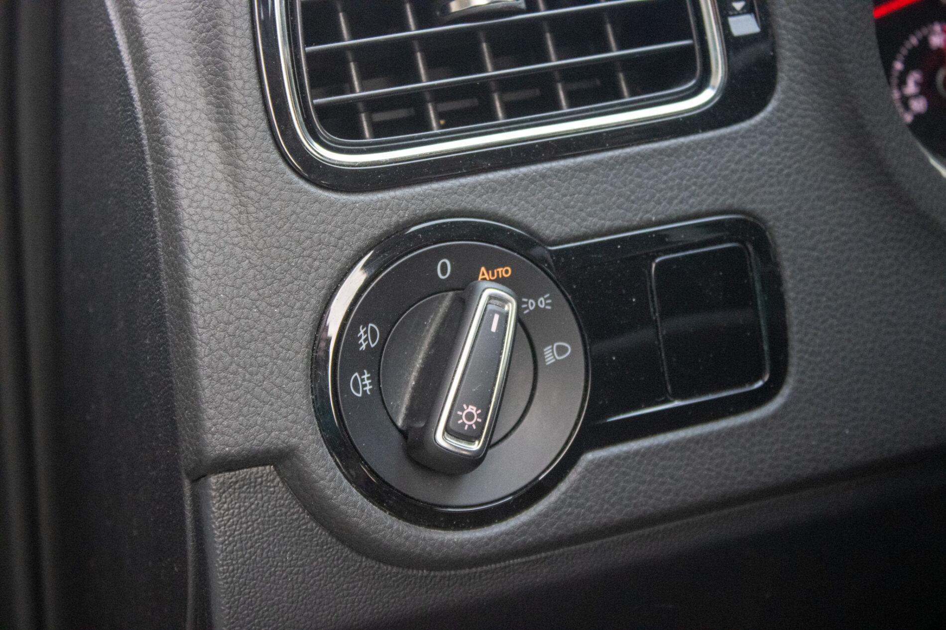 2016 Volkswagen Polo GTI, čierna hatchback, 49 625 km