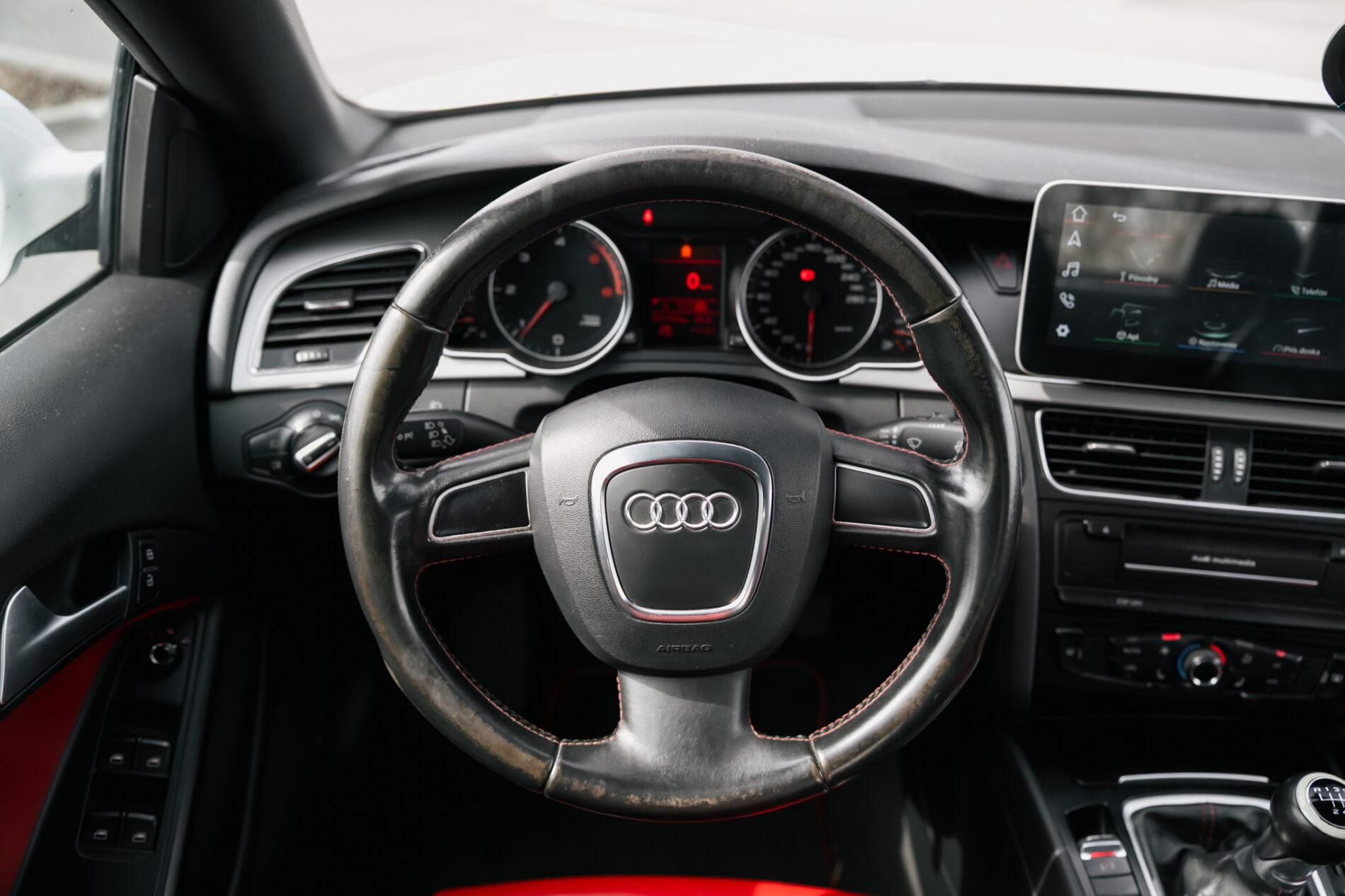 2010 AUDI A5, biela kabriolet, 357 143 km