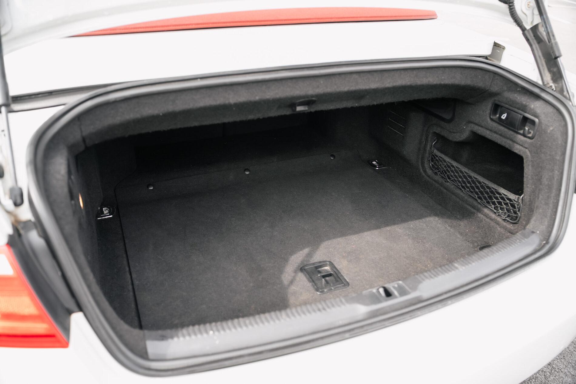 2010 AUDI A5, biela kabriolet, 357 143 km