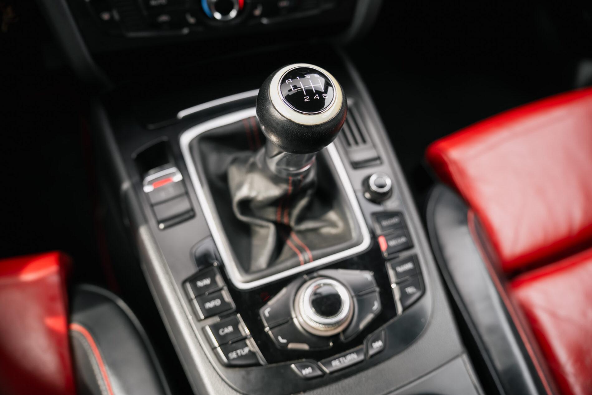 2010 AUDI A5, biela kabriolet, 357 143 km