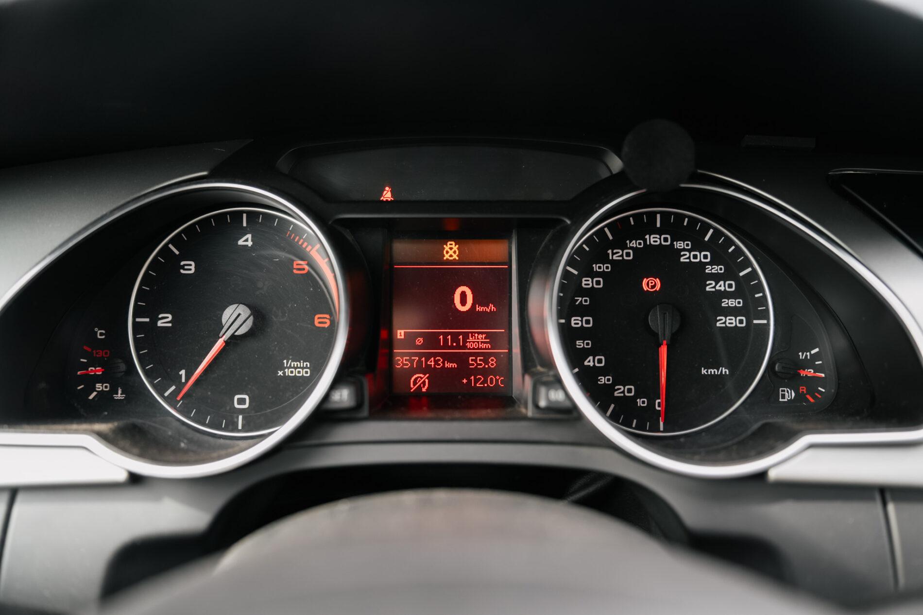 2010 AUDI A5, biela kabriolet, 357 143 km