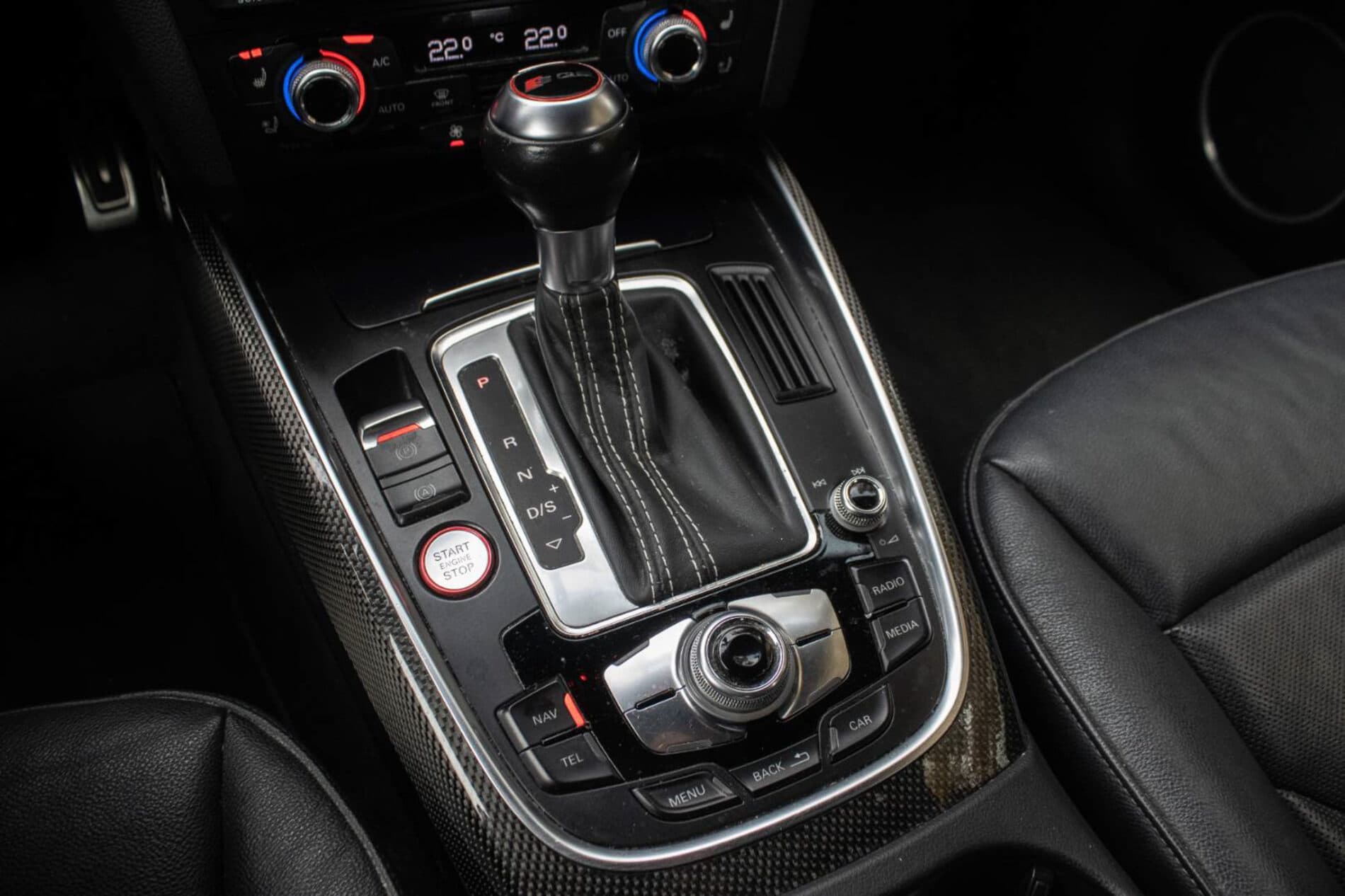 2015 AUDI SQ5, sivá suv, 270 000 km