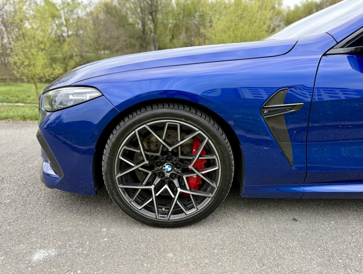 2020 BMW M8 Competition, modrá kupé, 107 000 km