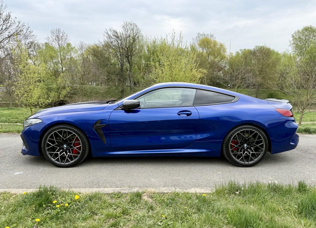 2020 BMW M8 Competition, modrá kupé, 107 000 km