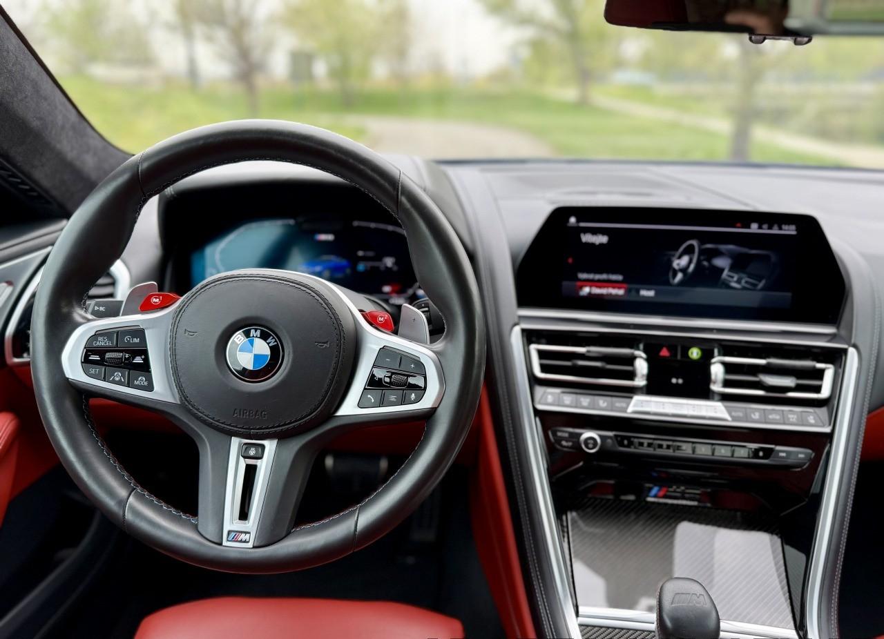 2020 BMW M8 Competition, modrá kupé, 107 000 km