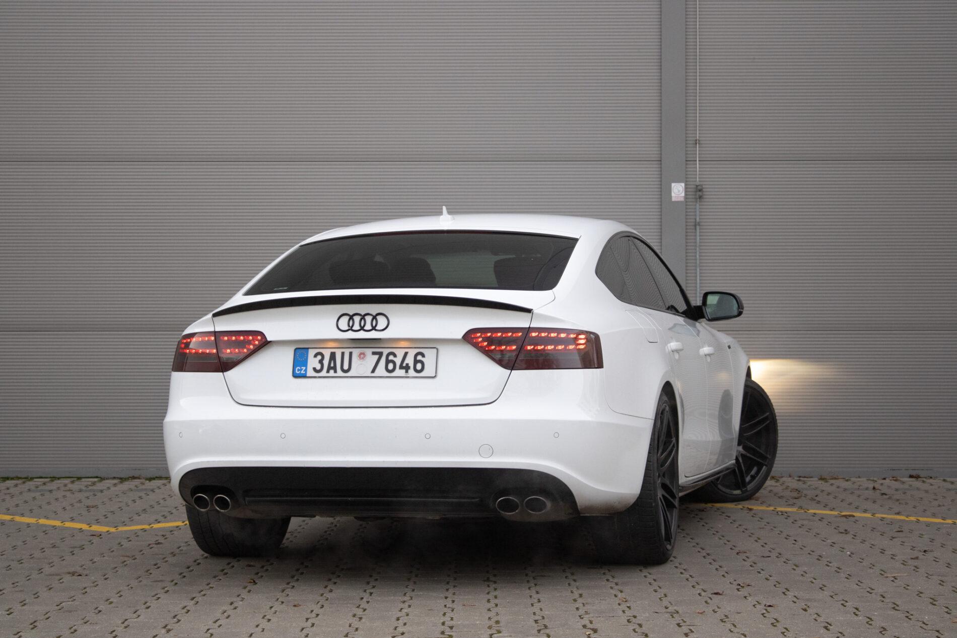 2011 AUDI S5, biela sedan, 193 834 km