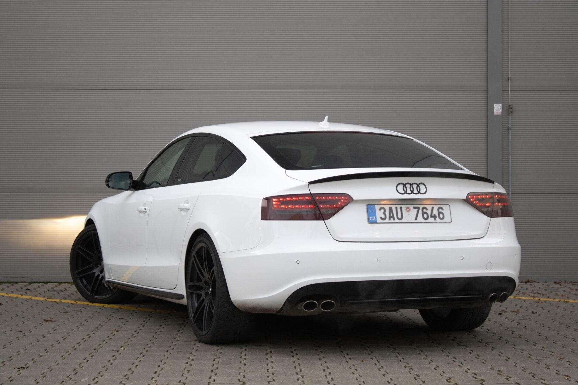 2011 AUDI S5, biela sedan, 193 834 km