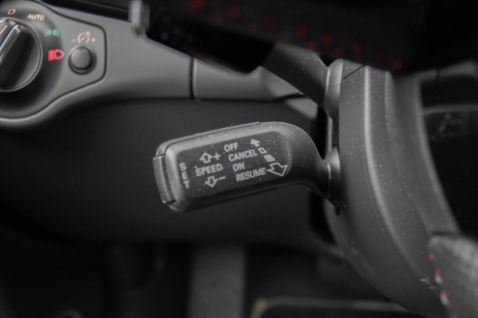 2011 AUDI S5, biela sedan, 193 834 km