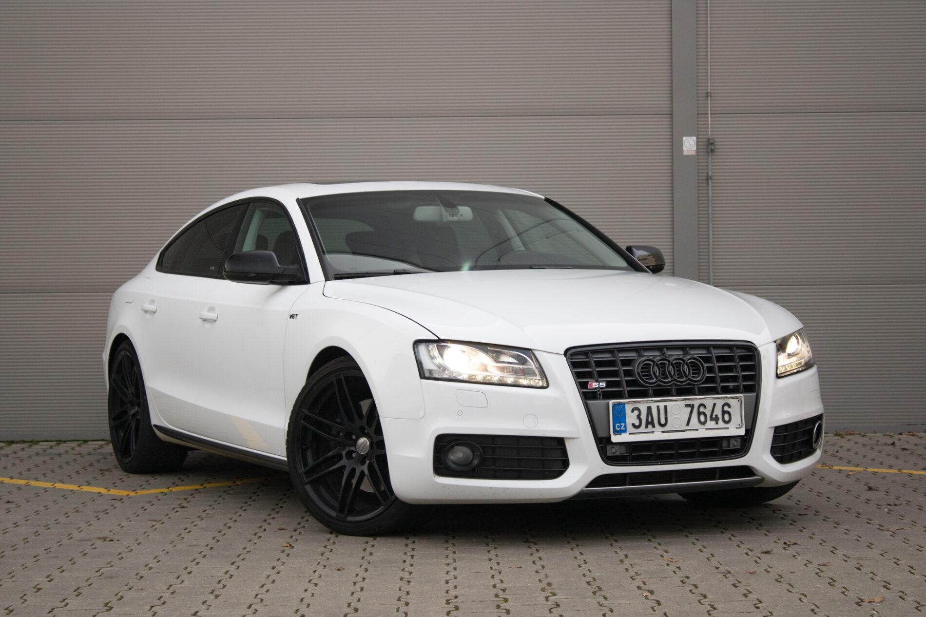 2011 AUDI S5