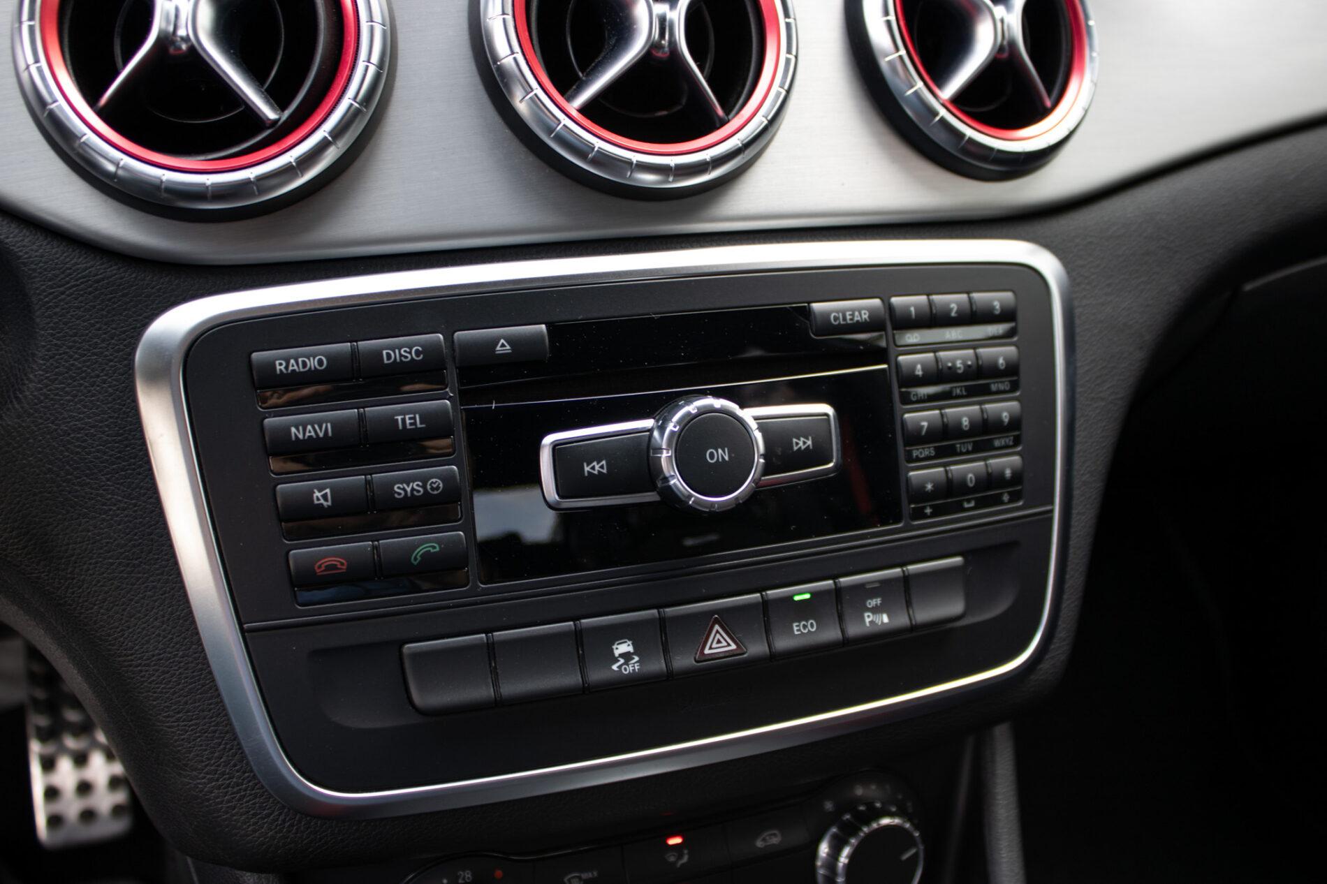 2014 Mercedes-Benz CLA 45 AMG, čierna kupé, 135 120 km