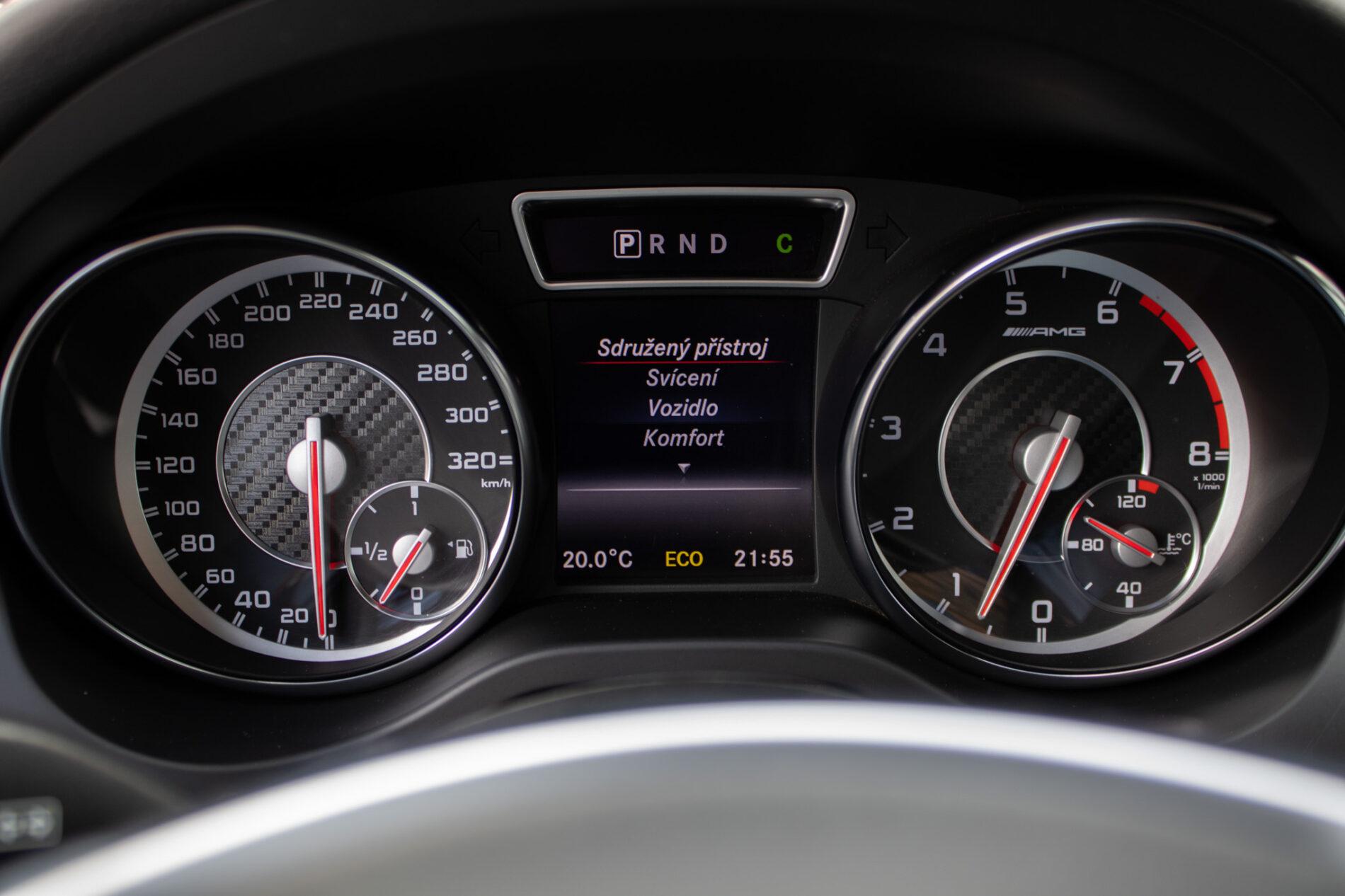 2014 Mercedes-Benz CLA 45 AMG, čierna kupé, 135 120 km