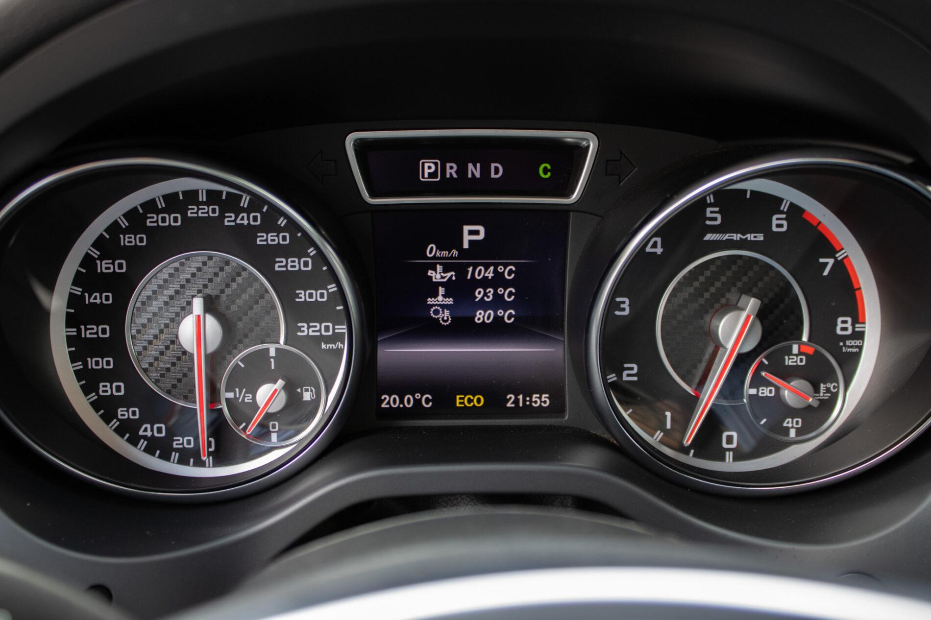 2014 Mercedes-Benz CLA 45 AMG, čierna kupé, 135 120 km