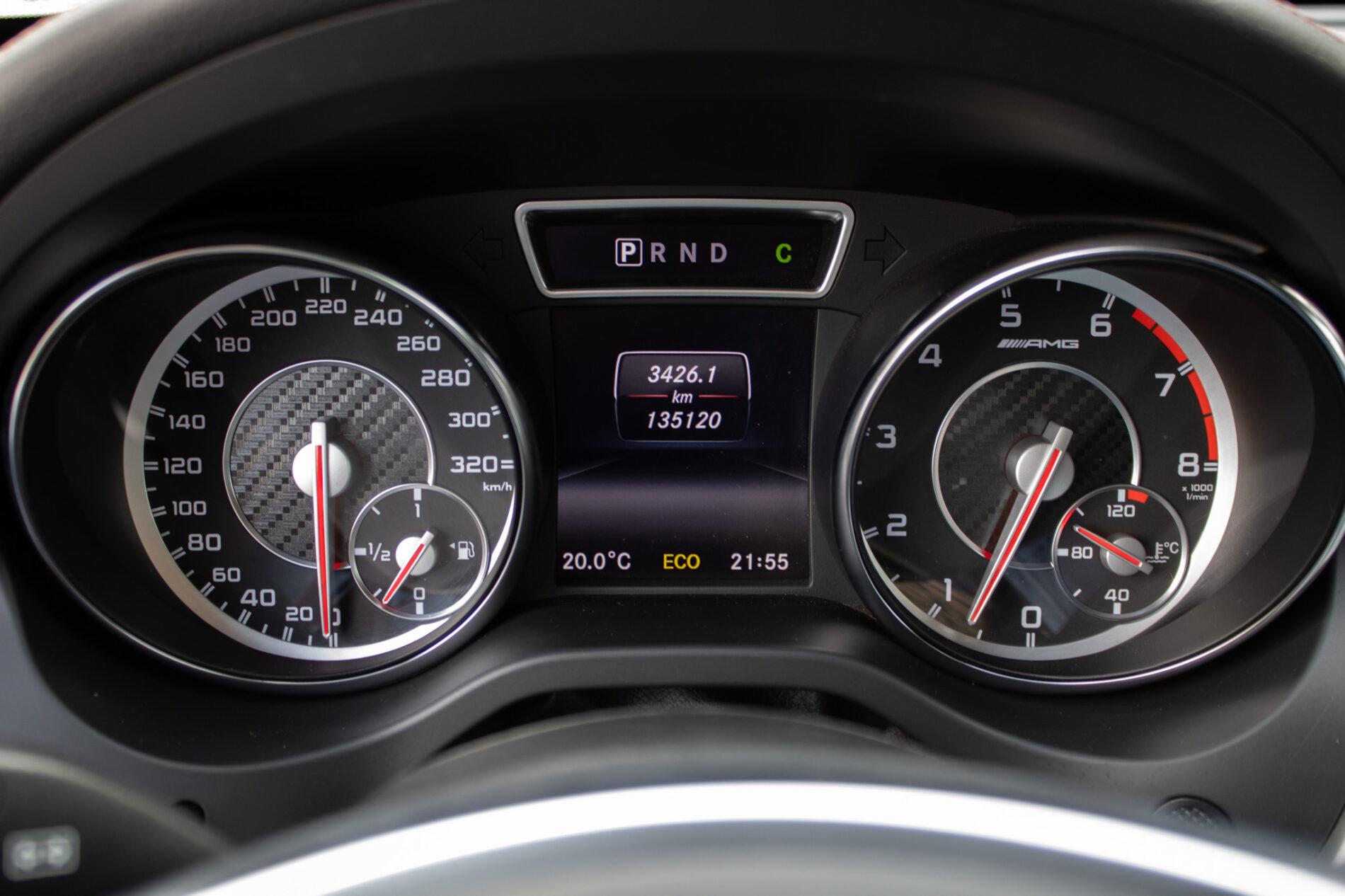 2014 Mercedes-Benz CLA 45 AMG, čierna kupé, 135 120 km
