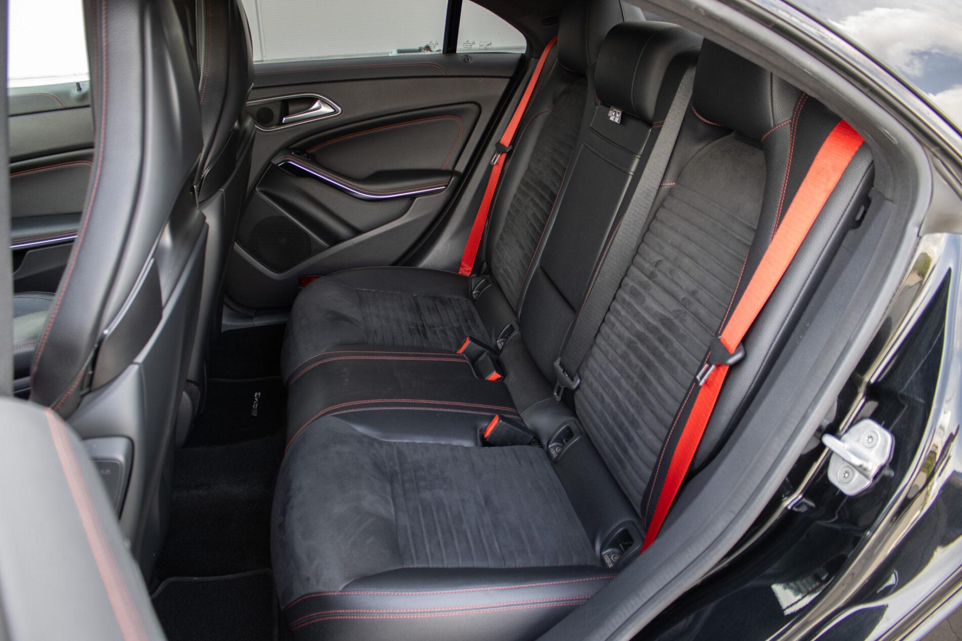 2014 Mercedes-Benz CLA 45 AMG, čierna kupé, 135 120 km