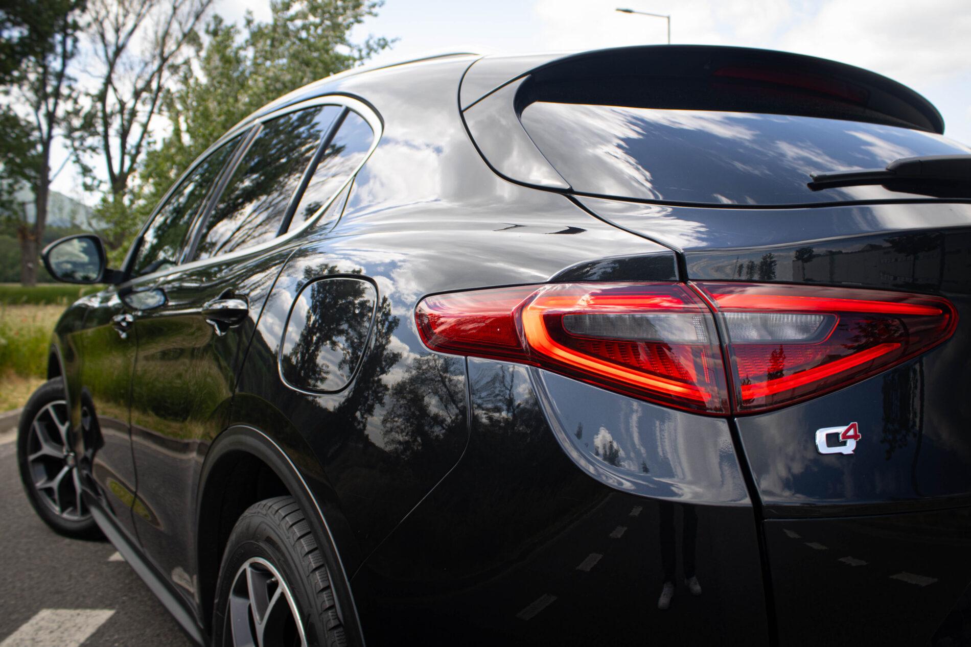 2018 Alfa Romeo Stelvio, čierna suv, 239 300 km