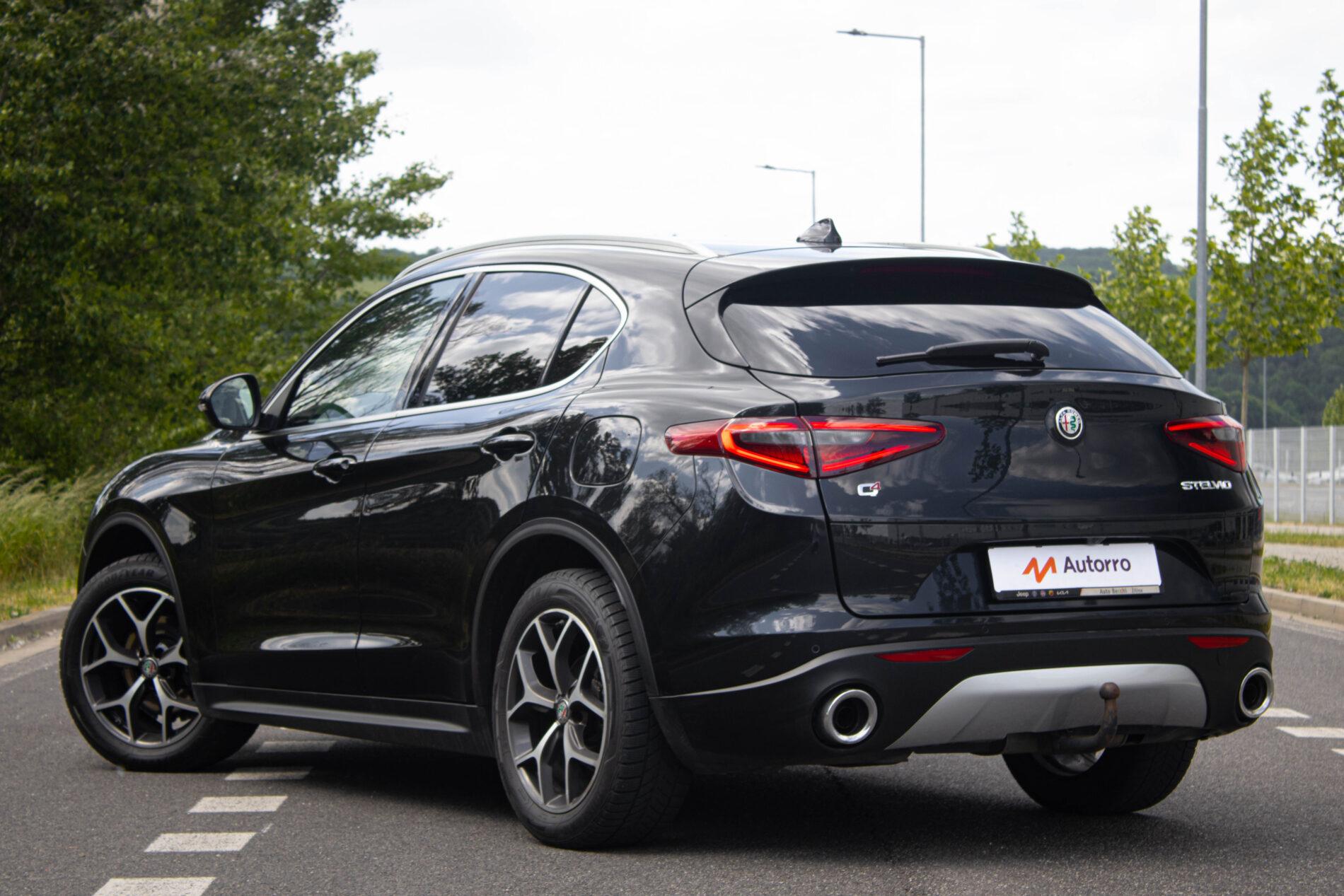 2018 Alfa Romeo Stelvio, čierna suv, 239 300 km