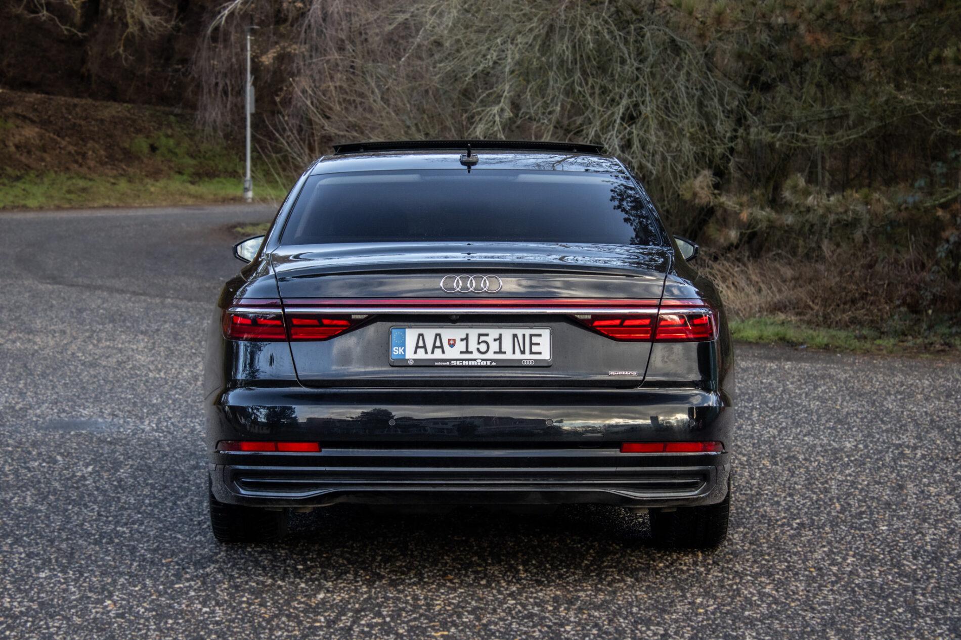 2023 AUDI A8, čierna sedan, 45 533 km