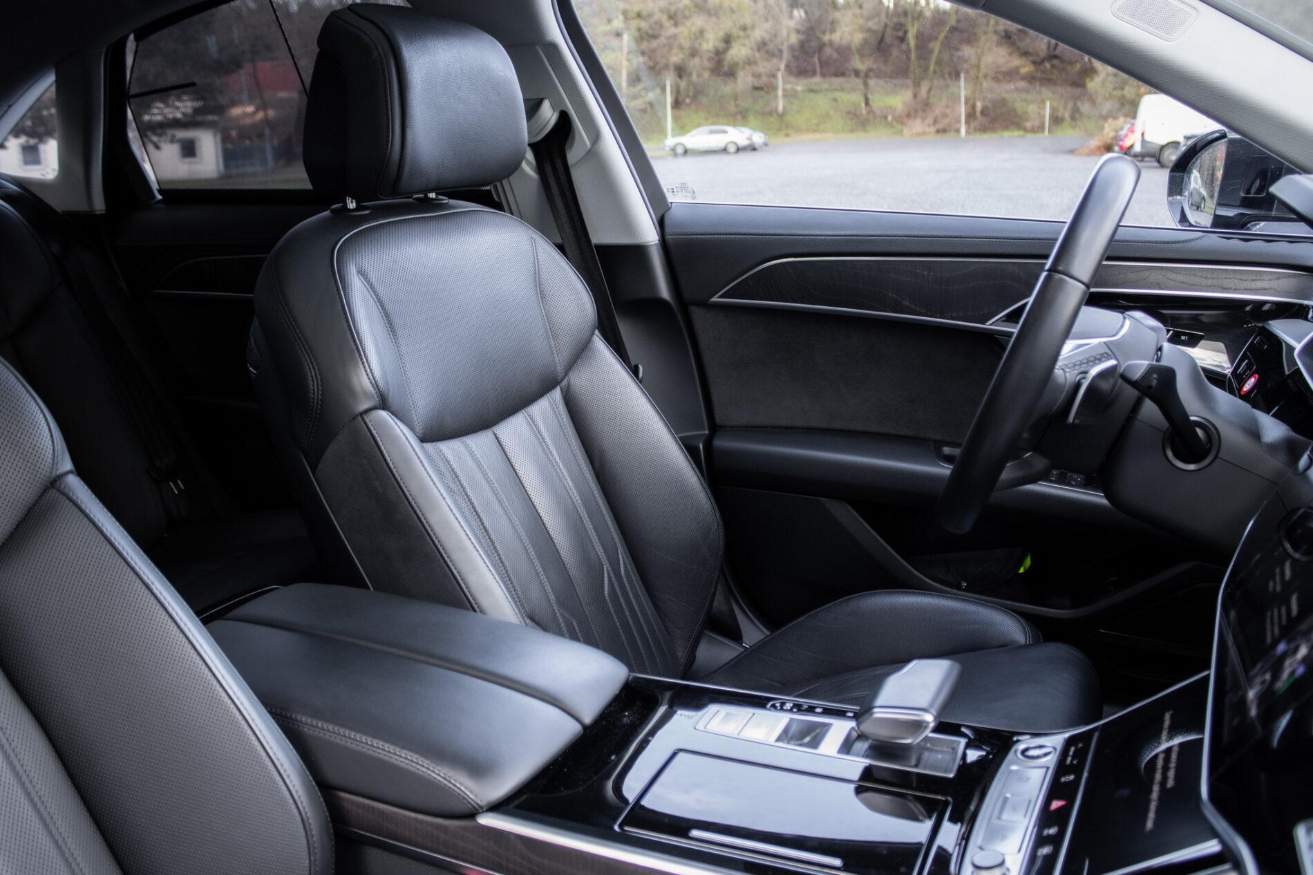 2023 AUDI A8, čierna sedan, 45 533 km