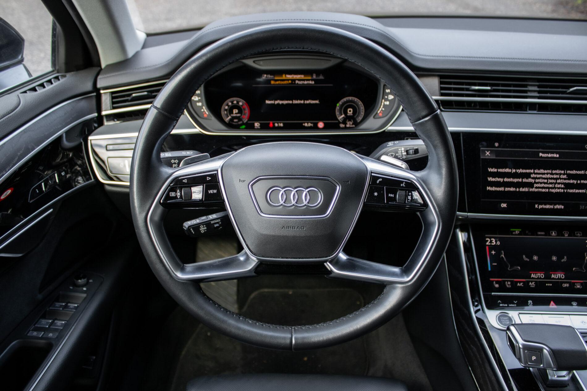 2023 AUDI A8, čierna sedan, 45 533 km