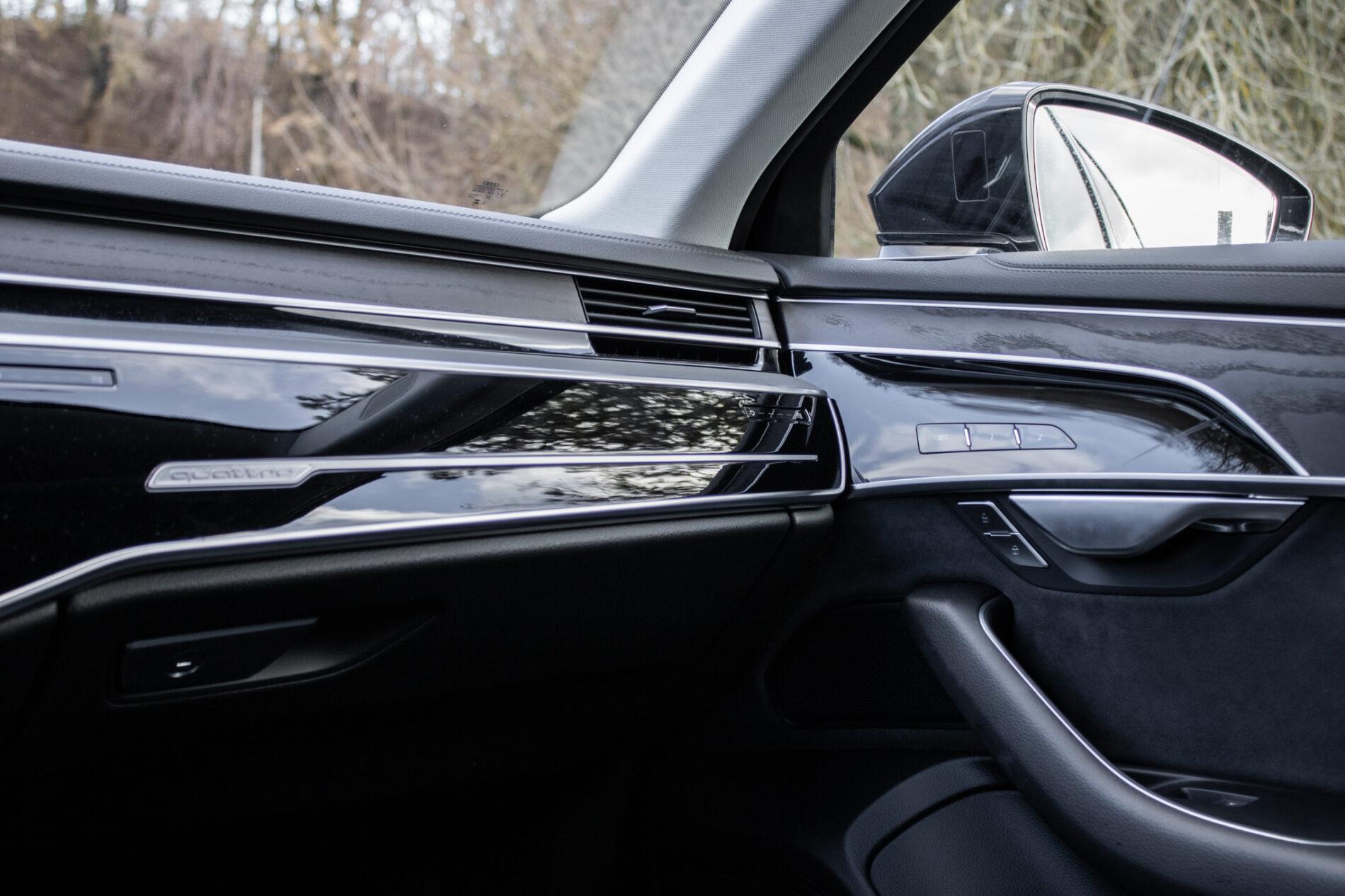 2023 AUDI A8, čierna sedan, 45 533 km