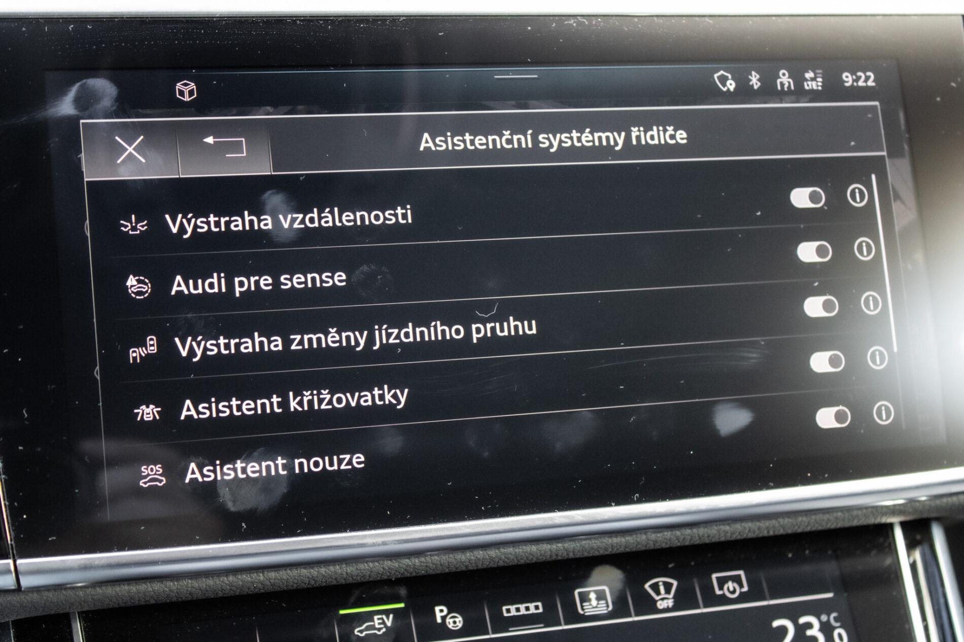 2023 AUDI A8, čierna sedan, 45 533 km