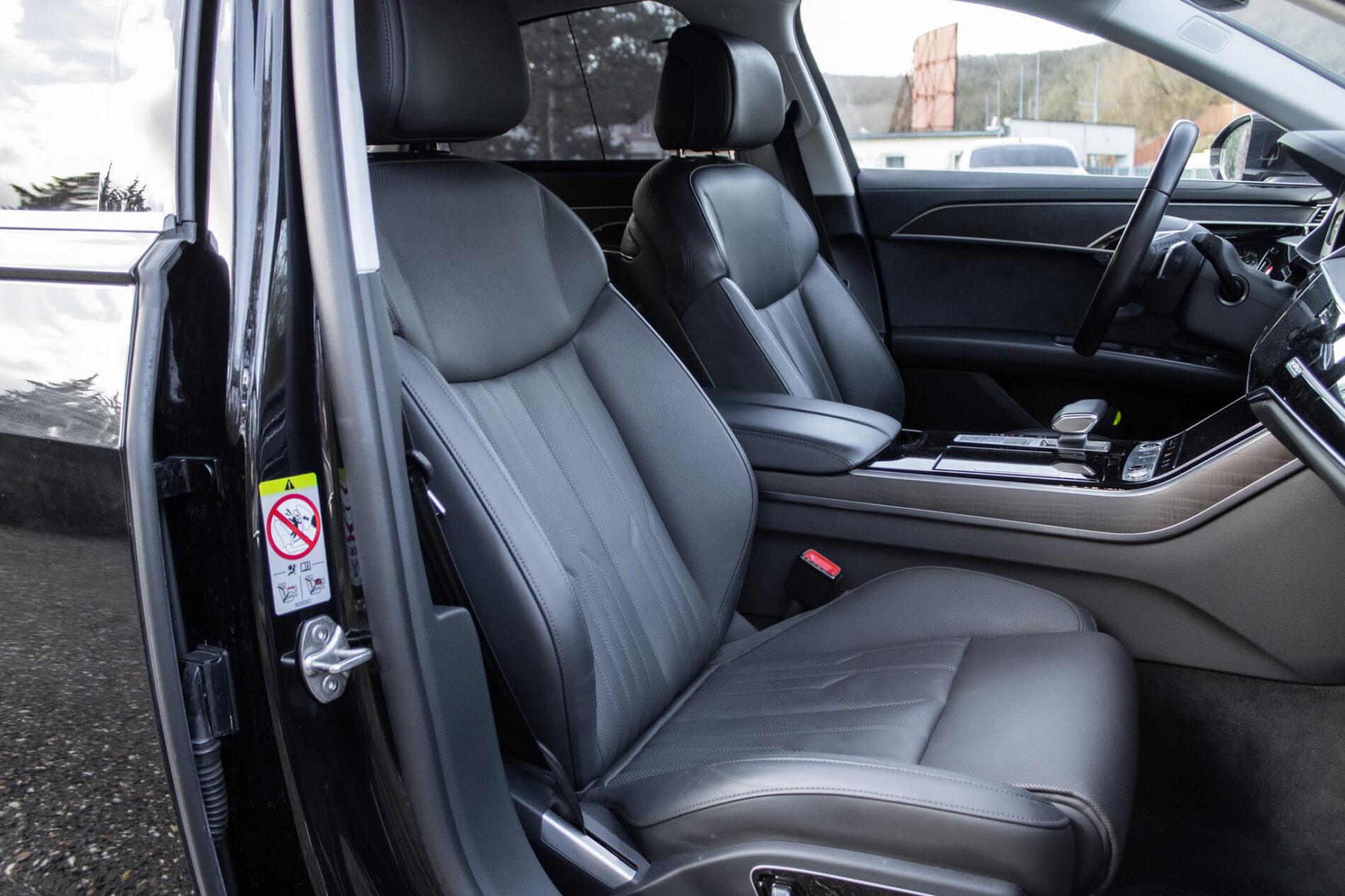 2023 AUDI A8, čierna sedan, 45 533 km