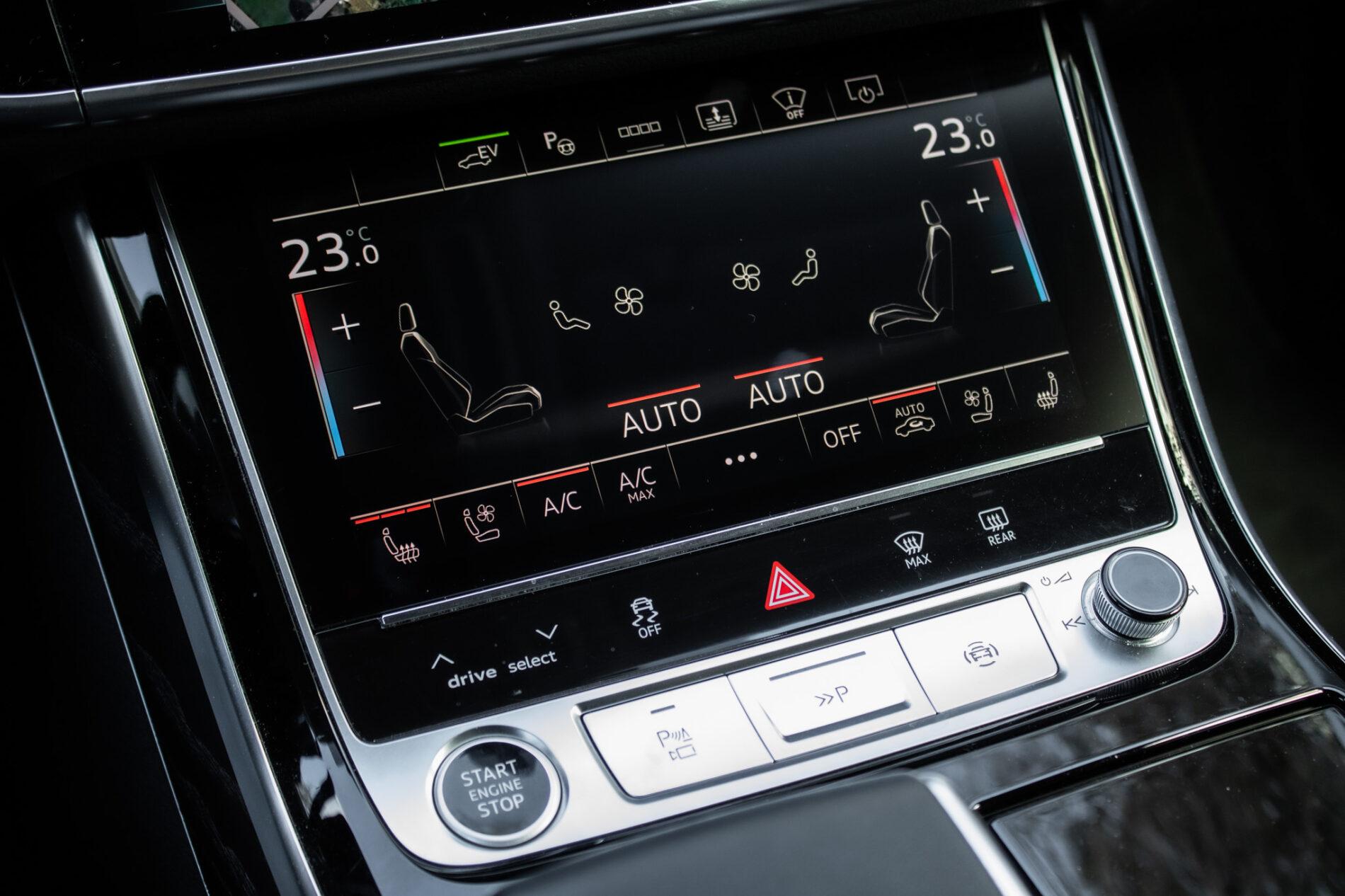 2023 AUDI A8, čierna sedan, 45 533 km