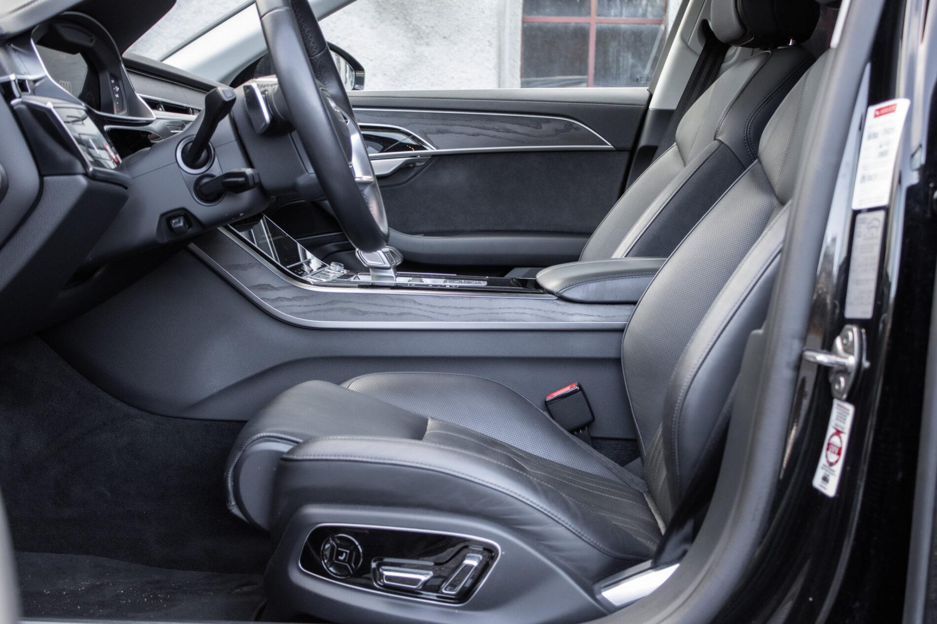 2023 AUDI A8, čierna sedan, 45 533 km