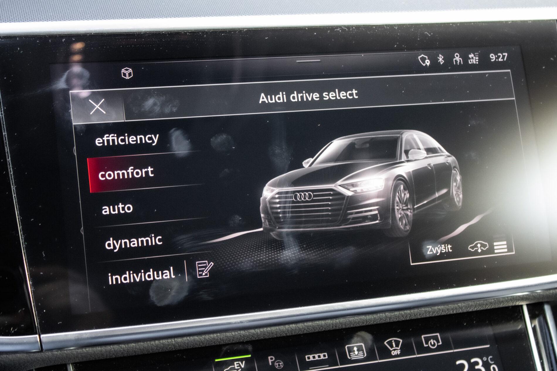 2023 AUDI A8, čierna sedan, 45 533 km