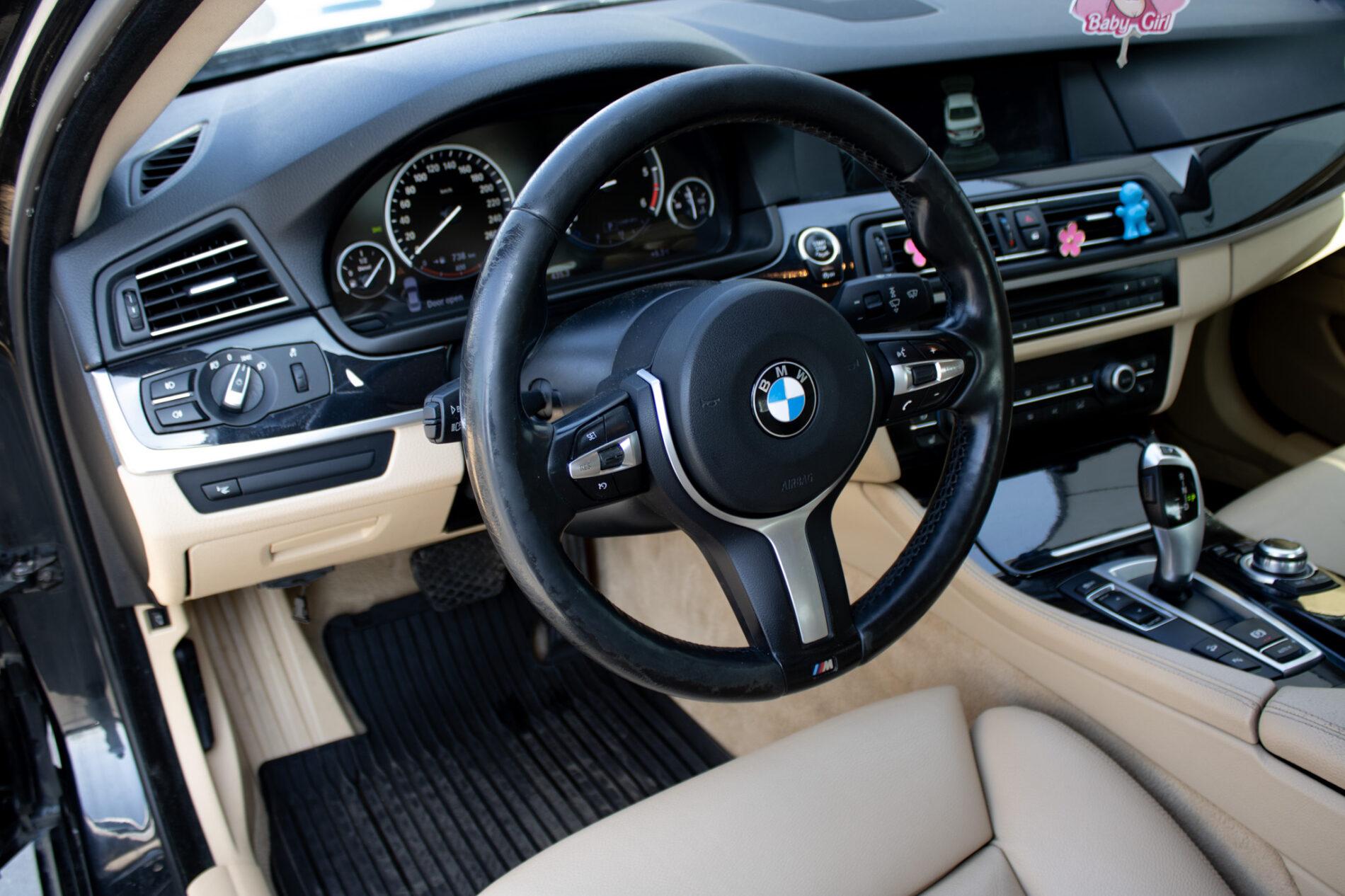 2013 BMW 530d, čierna sedan, 303 000 km