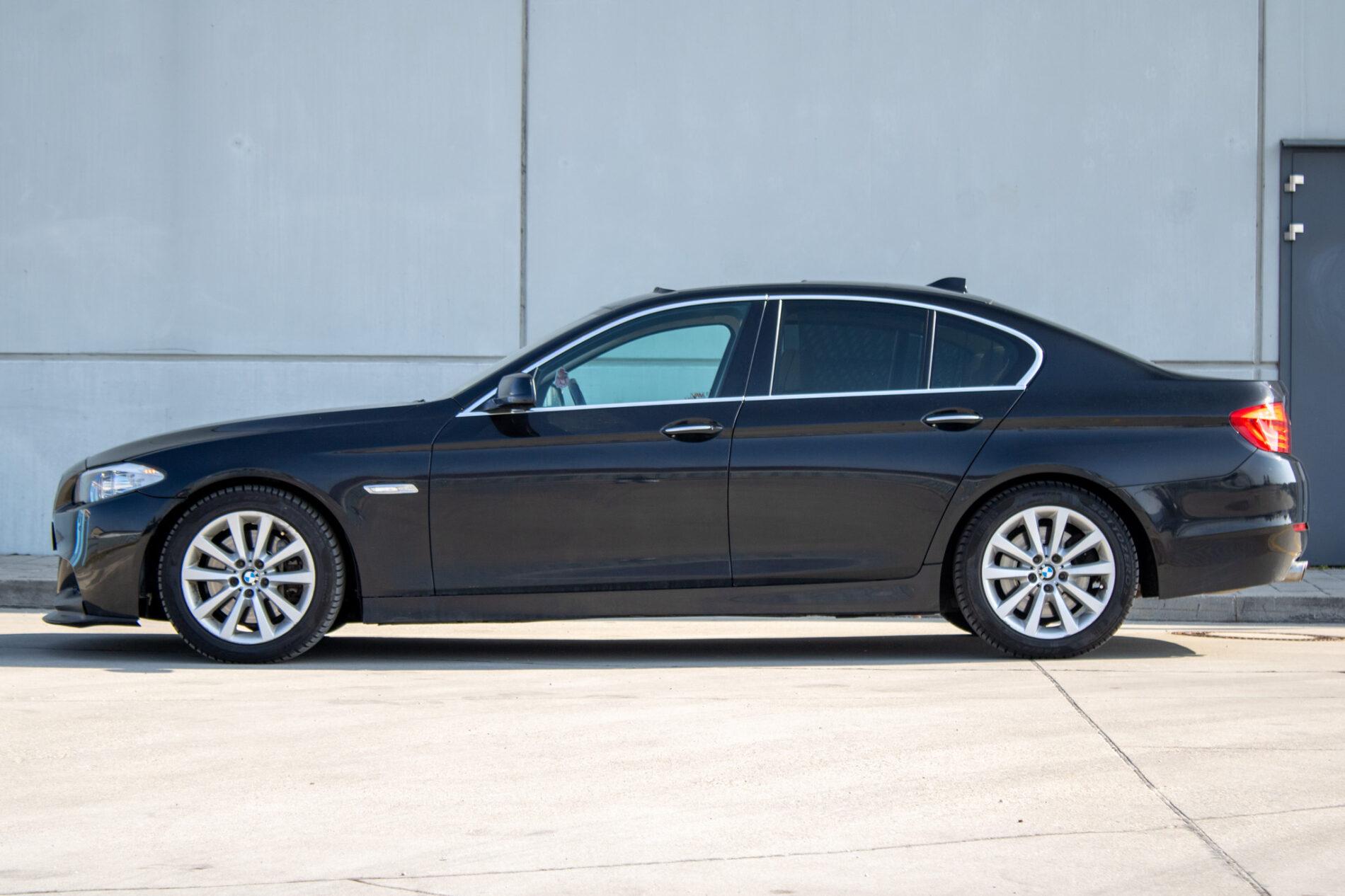 2013 BMW 530d, čierna sedan, 303 000 km