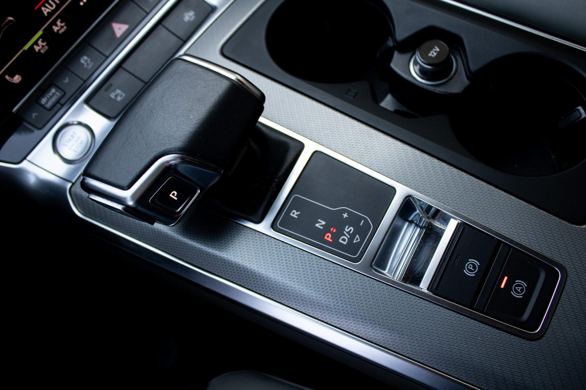 2018 AUDI A6, čierna kombi, 187 179 km