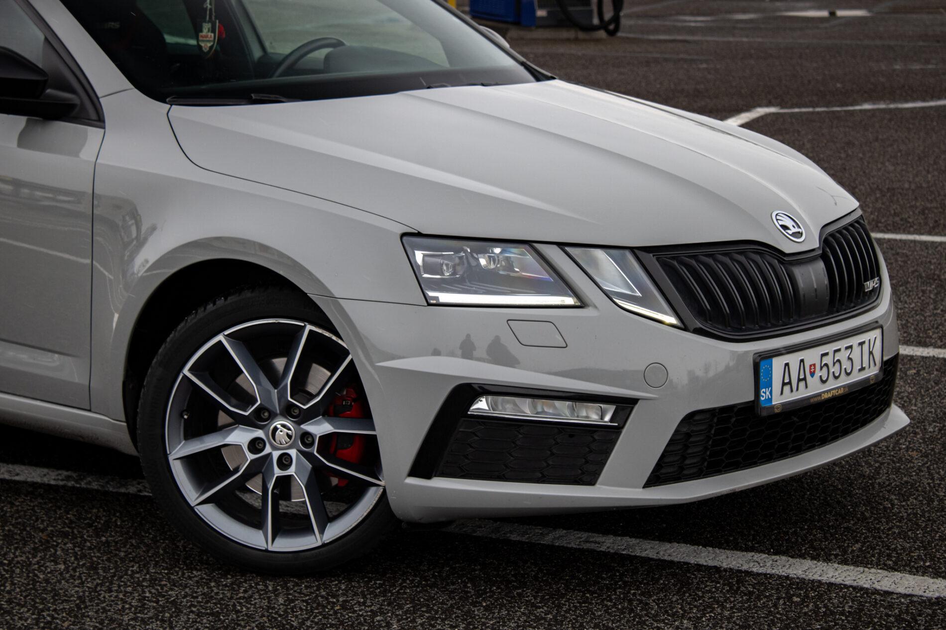 2019 Skoda Octavia RS, sivá kombi, 193 427 km
