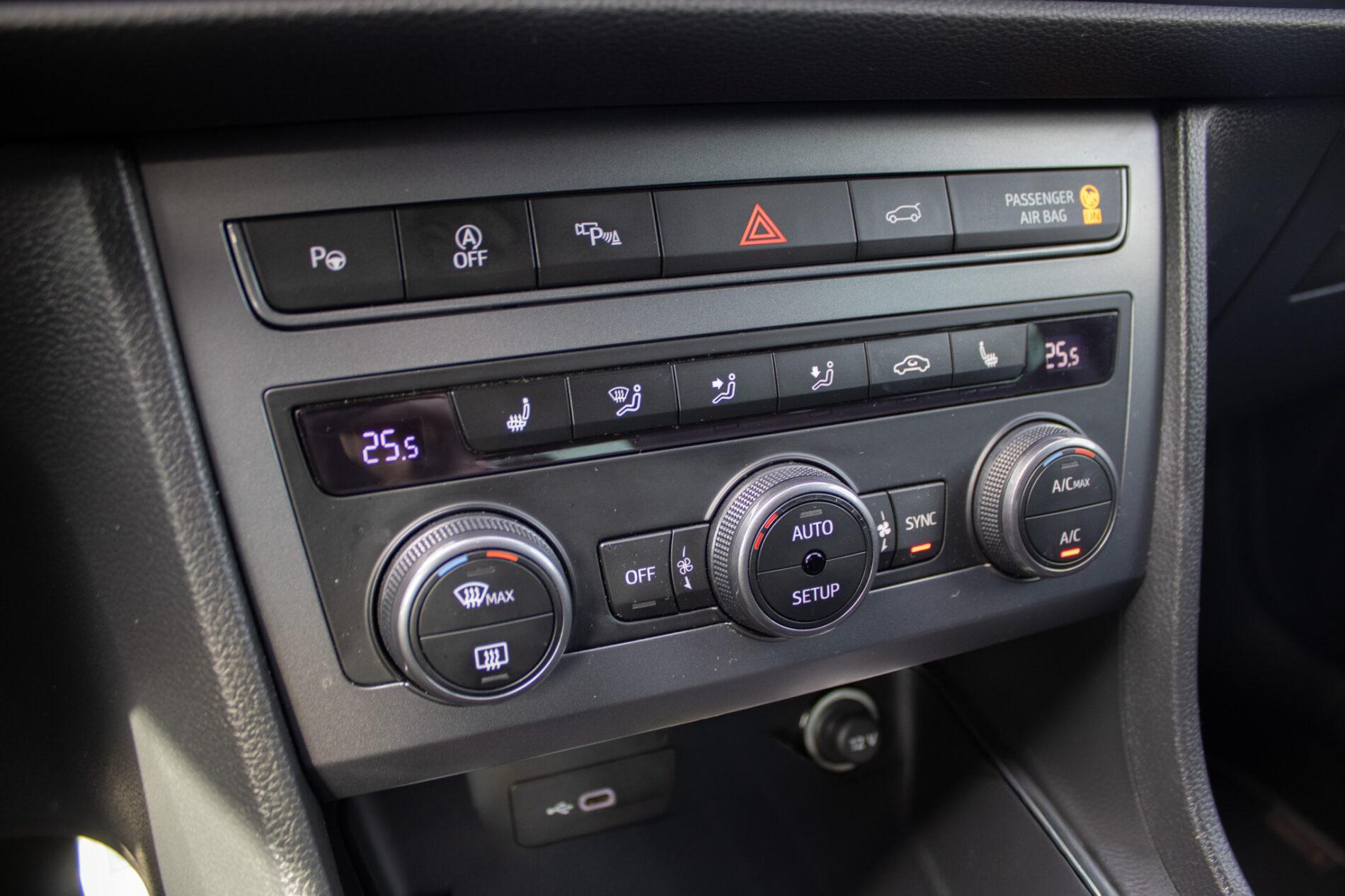 2020 Cupra Ateca VZ, sivá kombi, 146 833 km