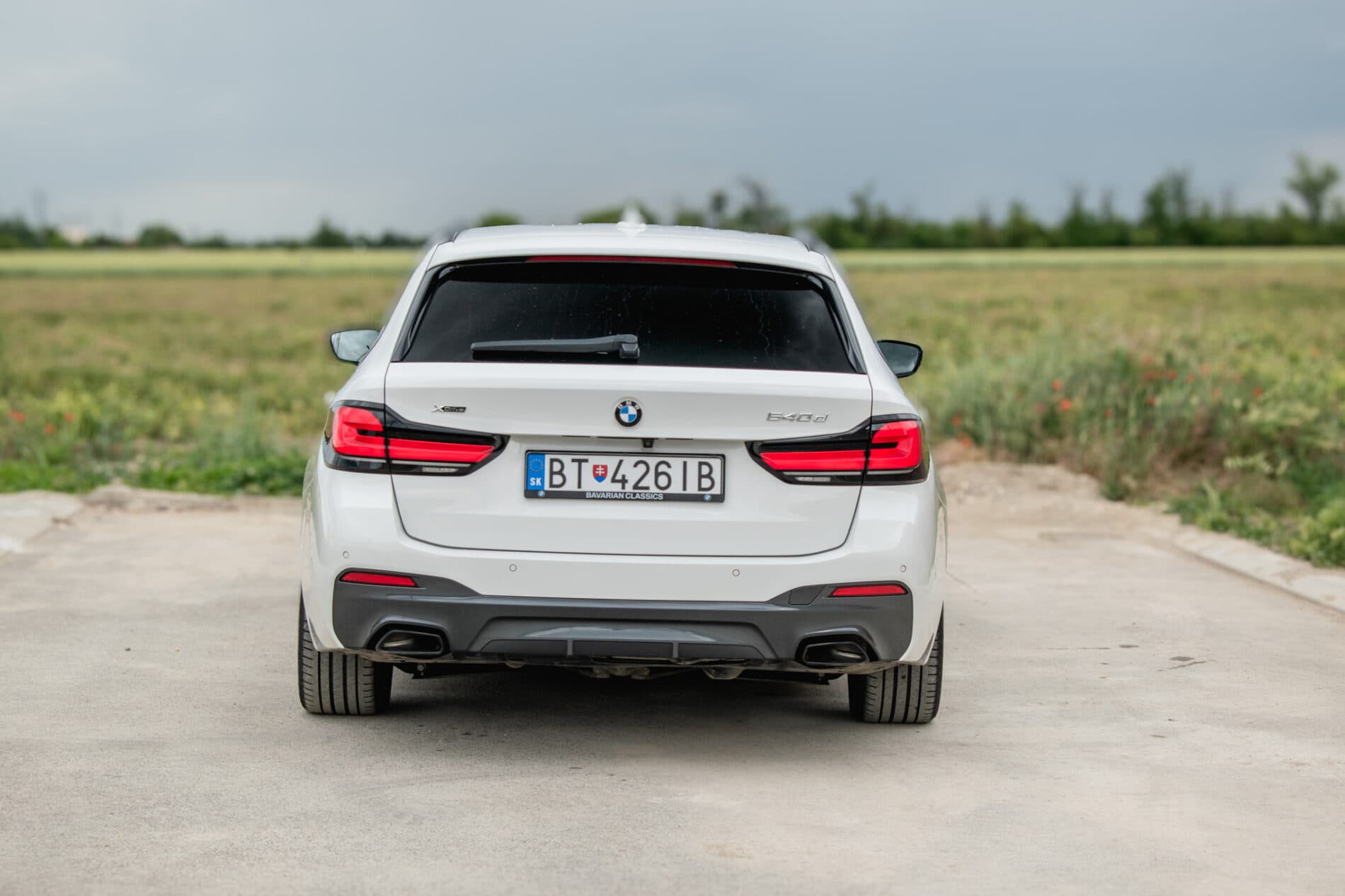 2020 BMW 540d, biela kombi, 140 786 km