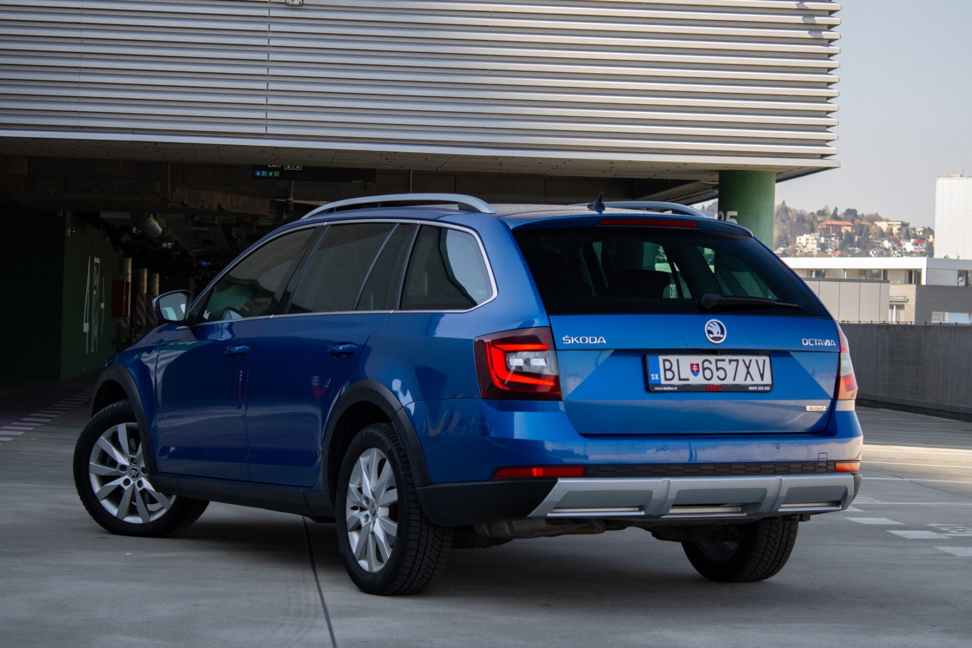 2019 Skoda Octavia RS, modrá kombi, 256 013 km