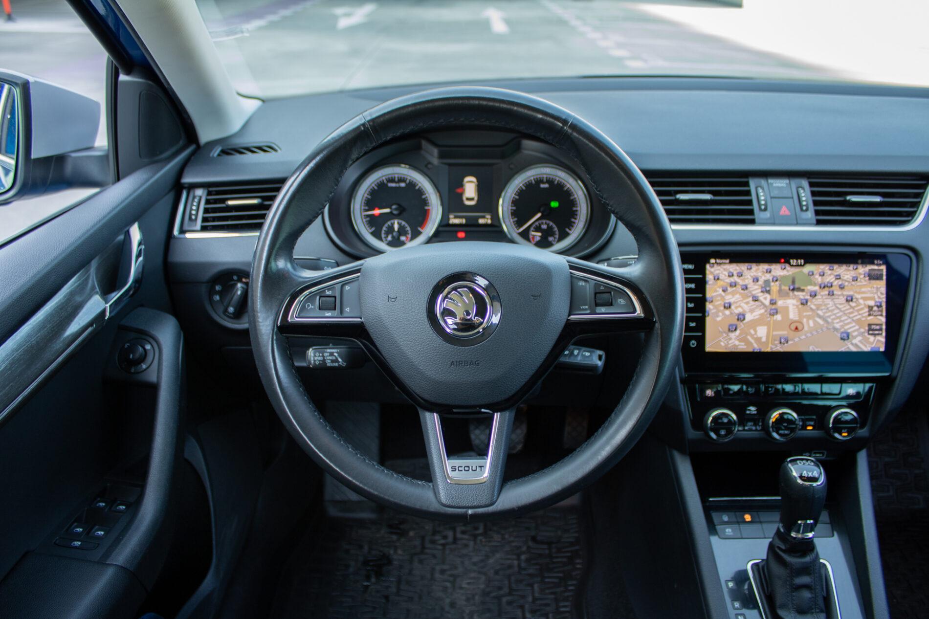 2019 Skoda Octavia RS, modrá kombi, 256 013 km