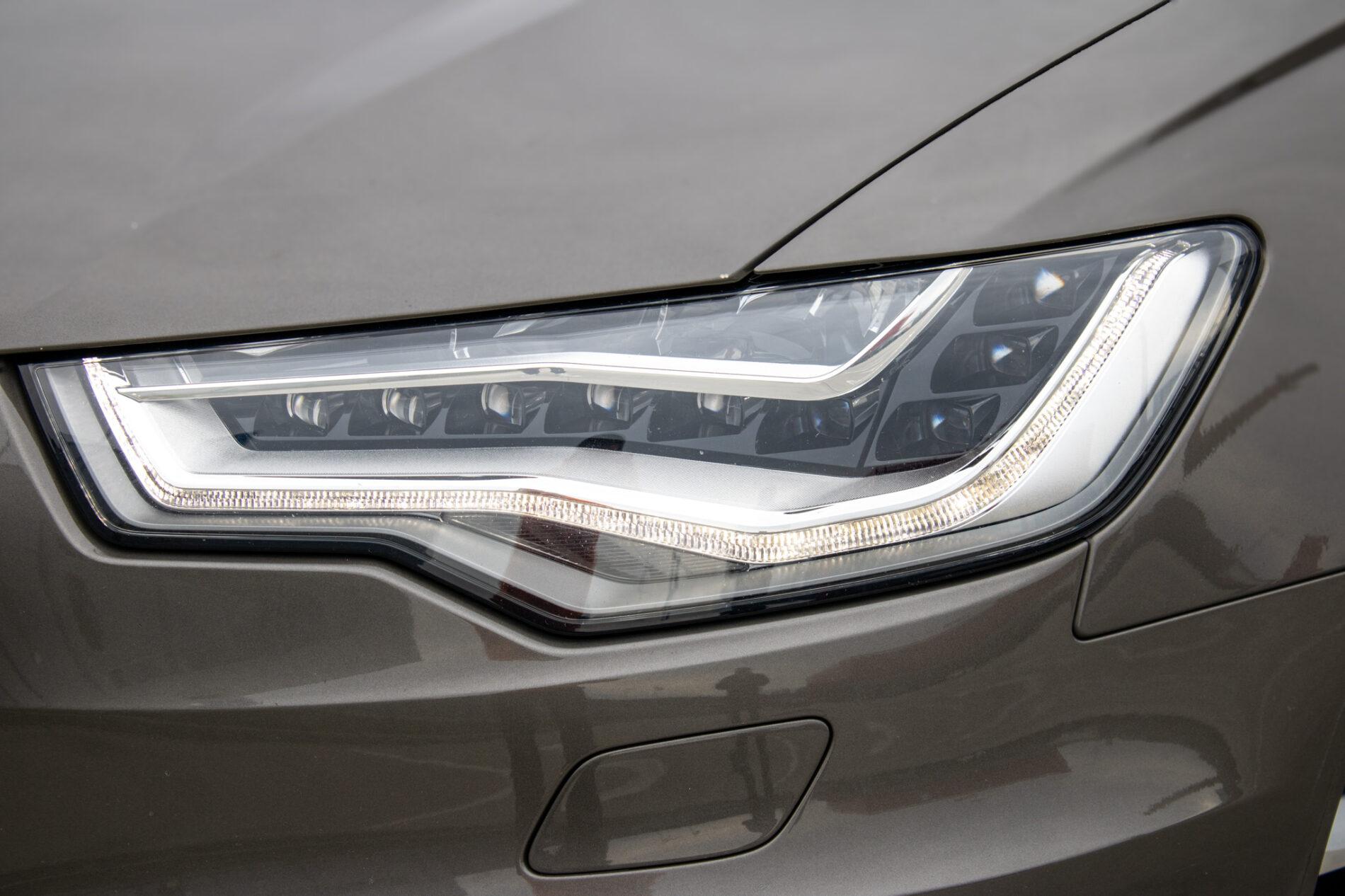 2013 AUDI A6, sivá sedan, 145 933 km