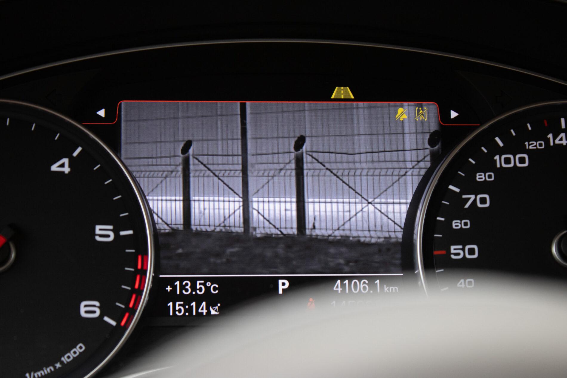 2013 AUDI A6, sivá sedan, 145 933 km