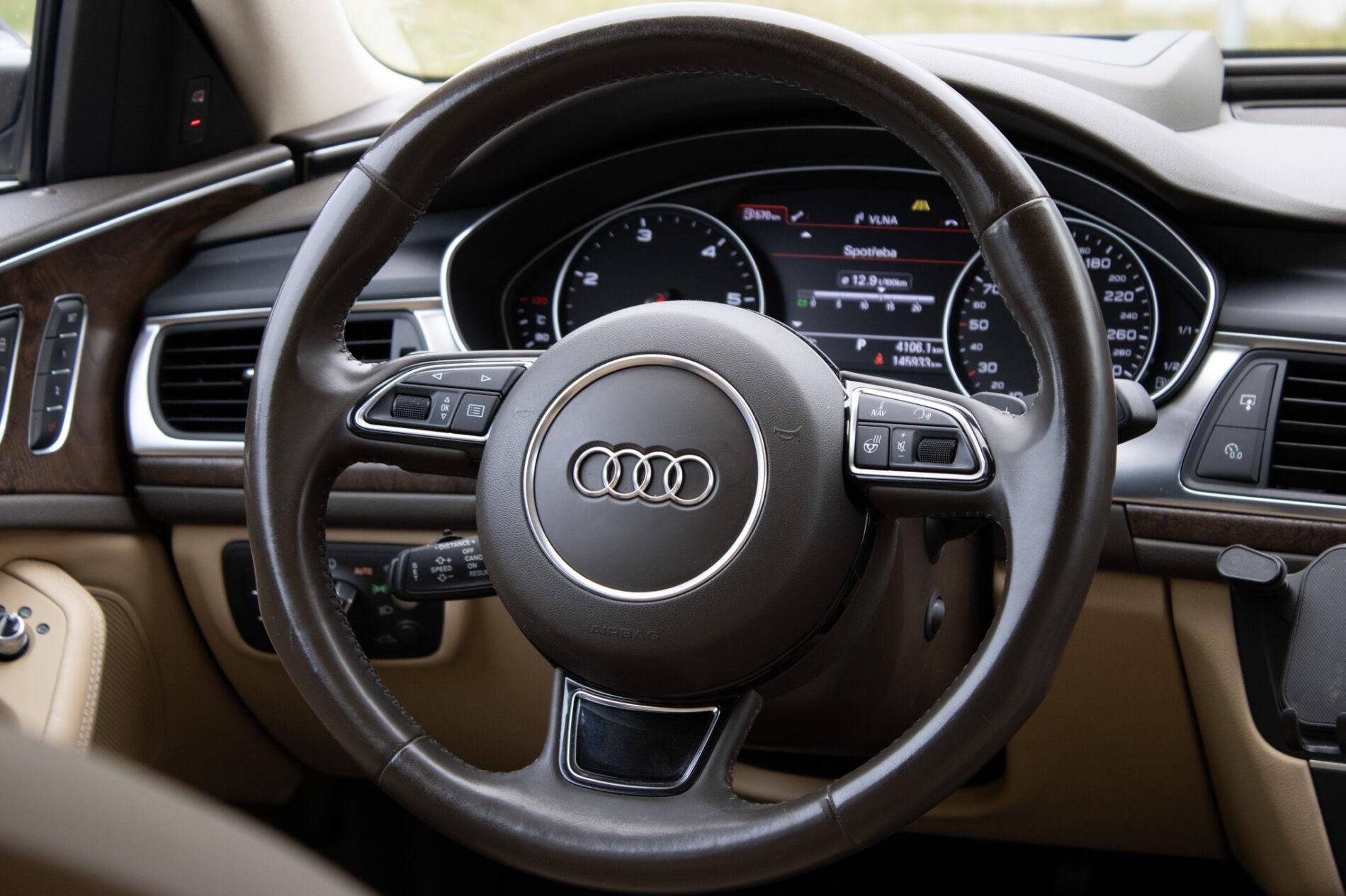 2013 AUDI A6, sivá sedan, 145 933 km