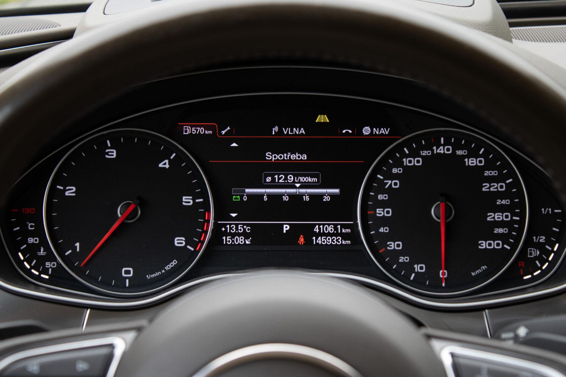2013 AUDI A6, sivá sedan, 145 933 km