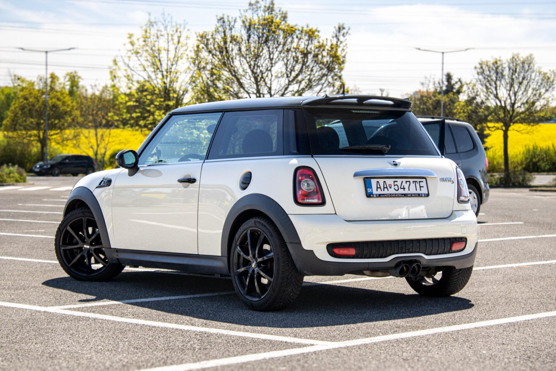 2009 MINI Cooper S, biela hatchback, 158 491 km