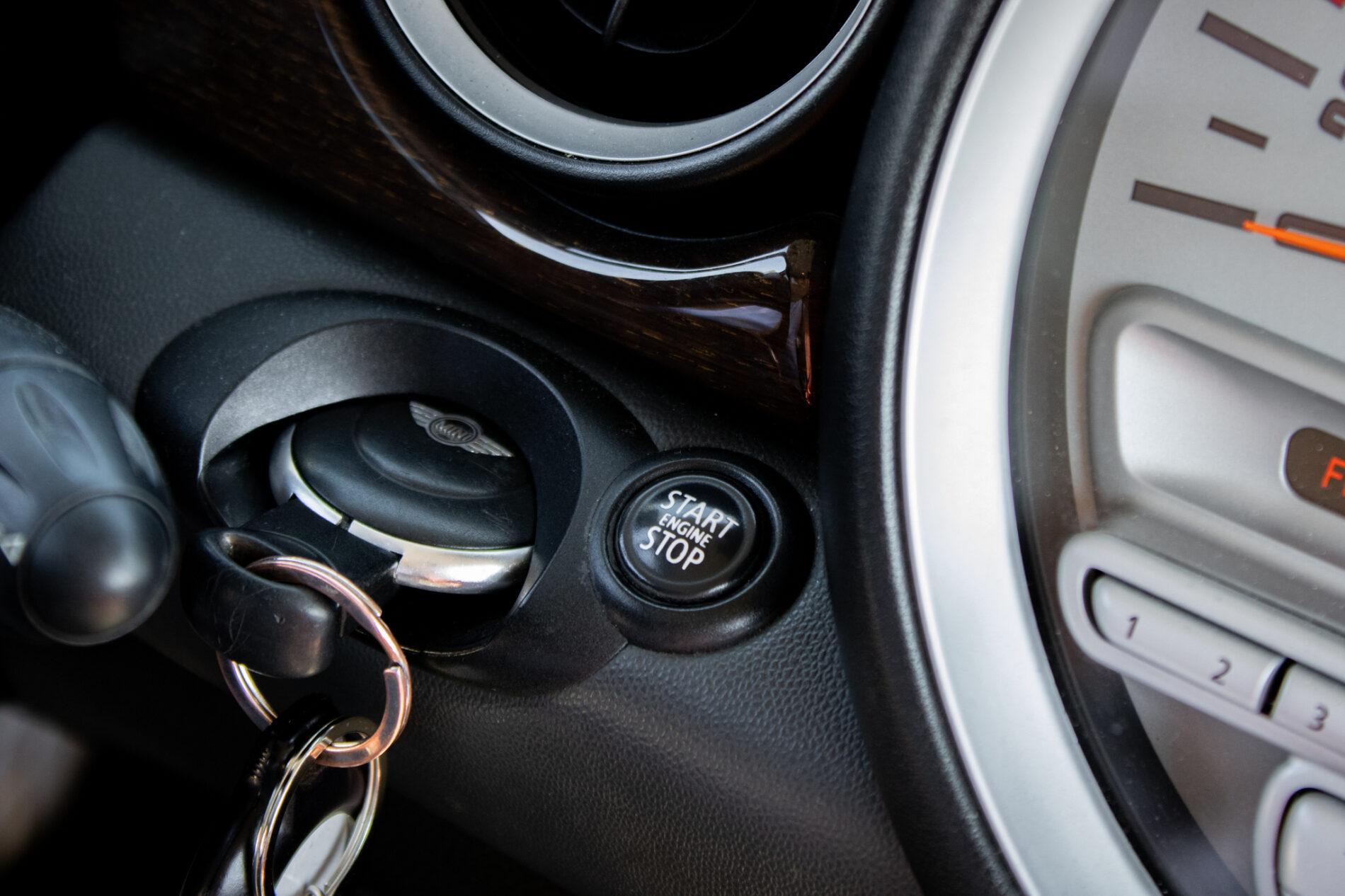 2009 MINI Cooper S, biela hatchback, 158 491 km