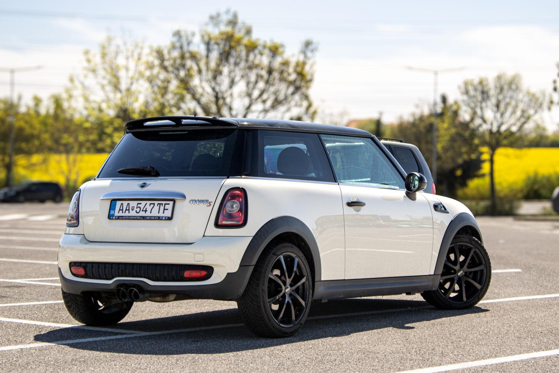 2009 MINI Cooper S, biela hatchback, 158 491 km
